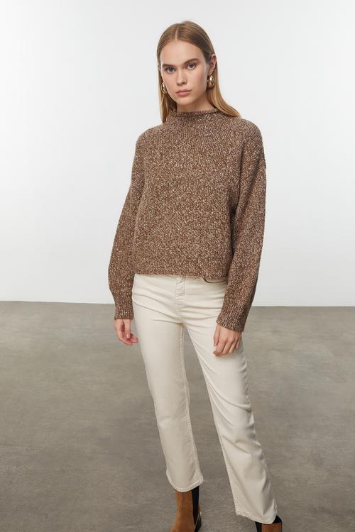  DİK YAKA TRİKO KAZAK