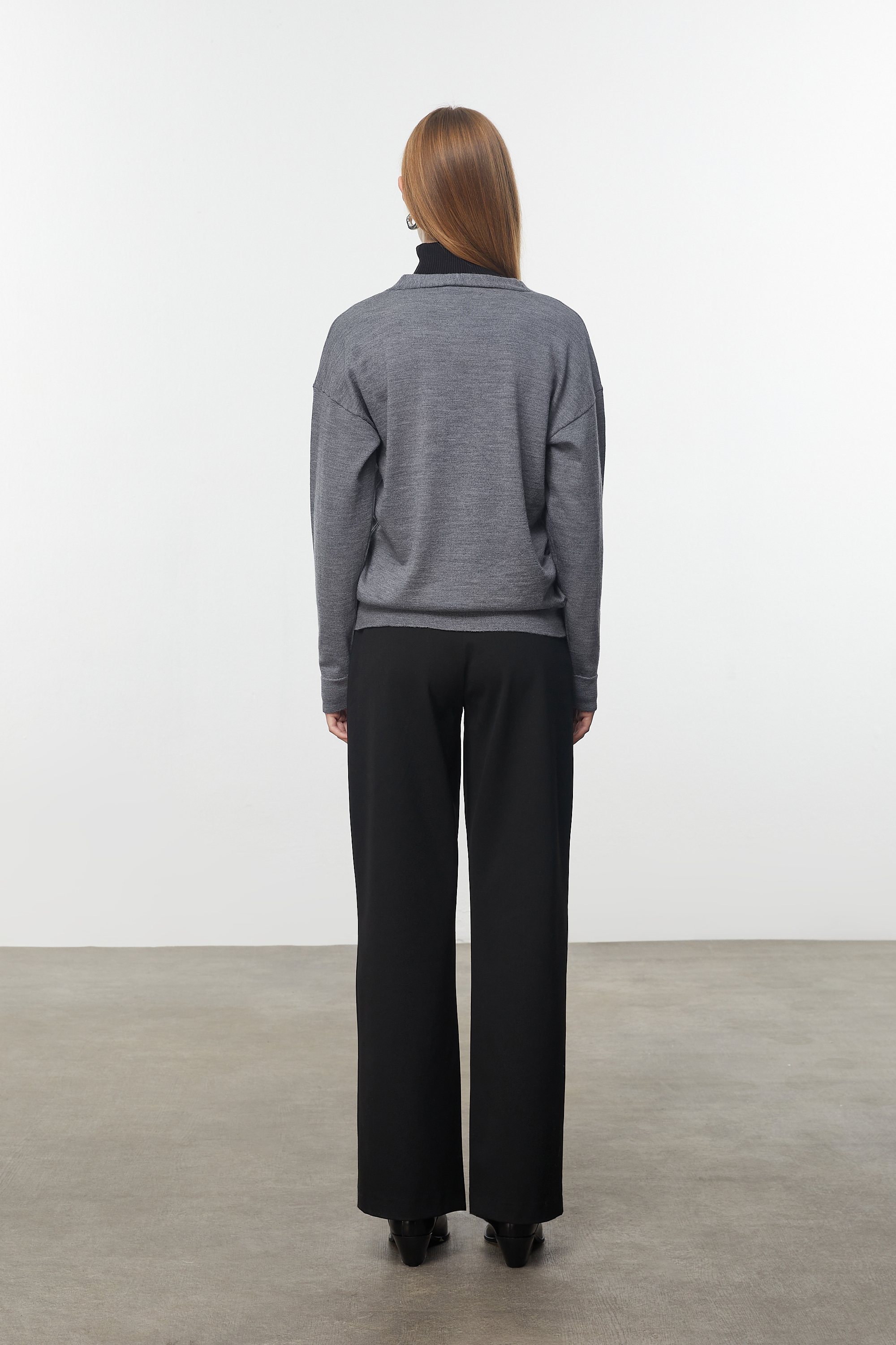 V YAKA MERİNO YÜN HIRKA