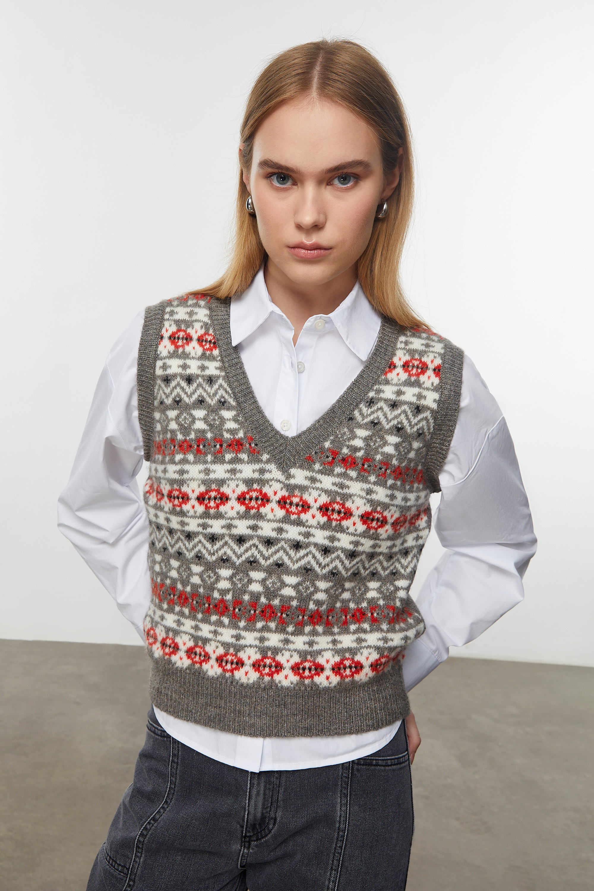 JAKARLI V YAKA SÜVETER