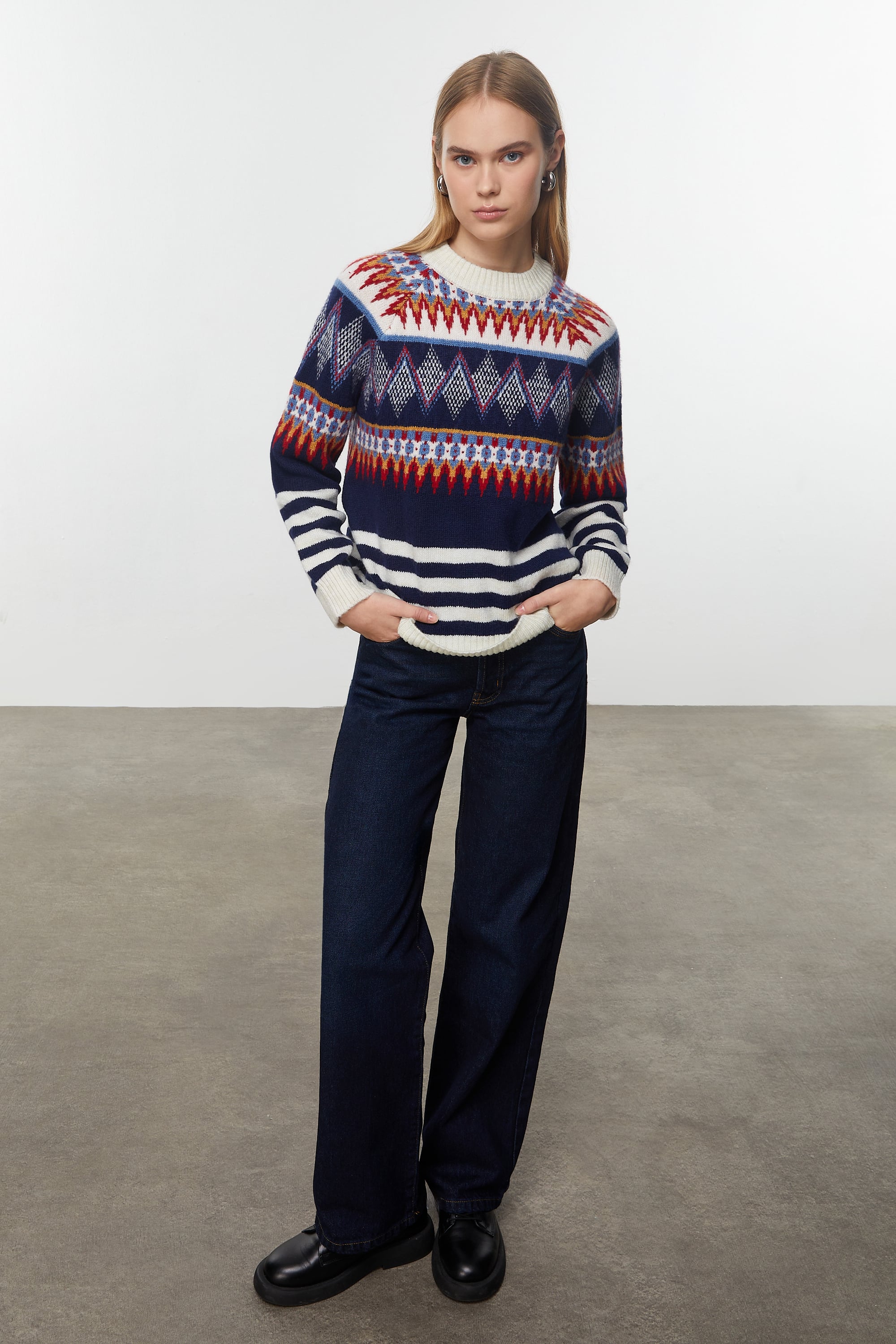 JAKARLI TRİKO KAZAK