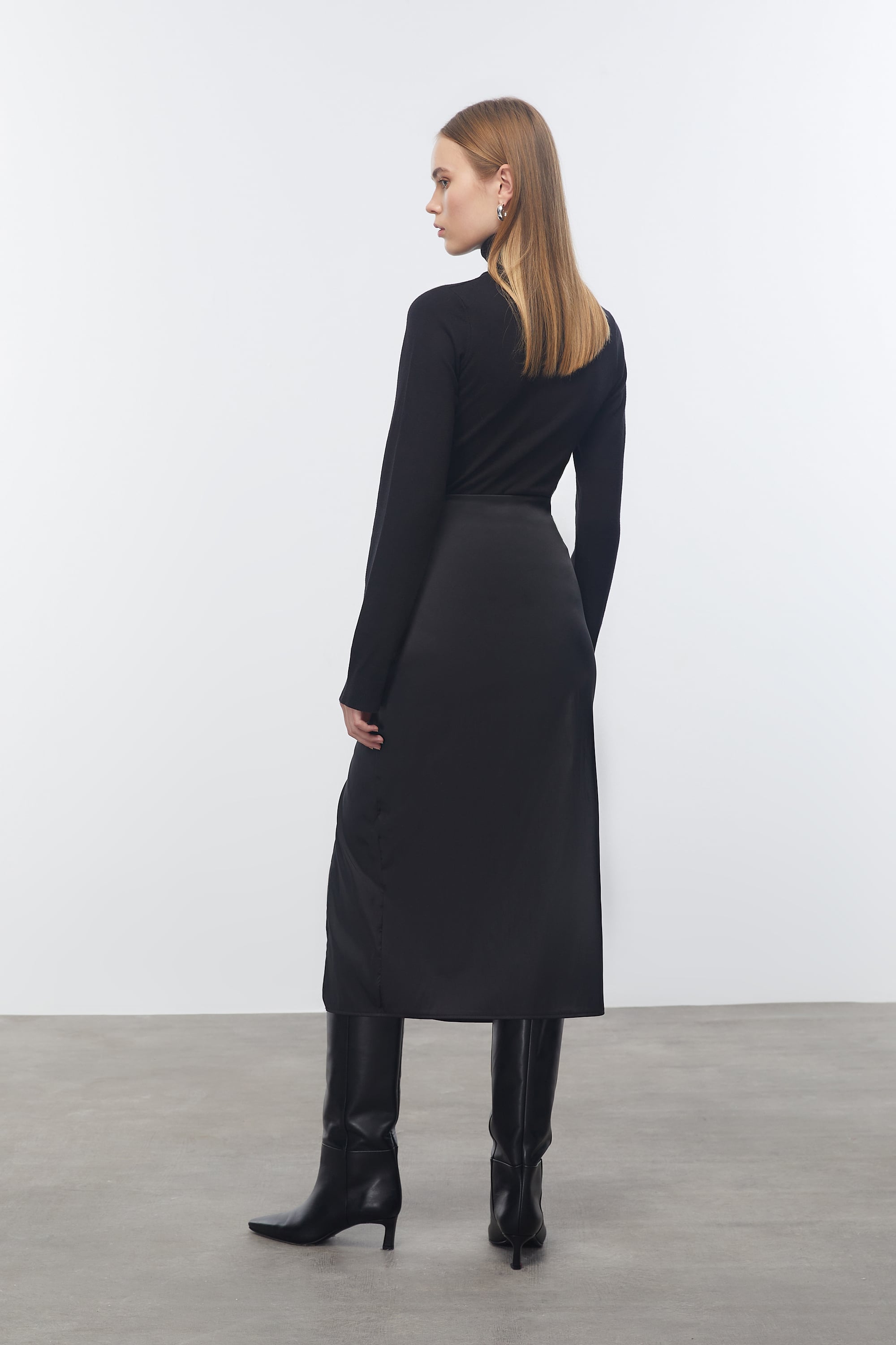 DRAPELİ YIRTMAÇLI MİDİ ETEK