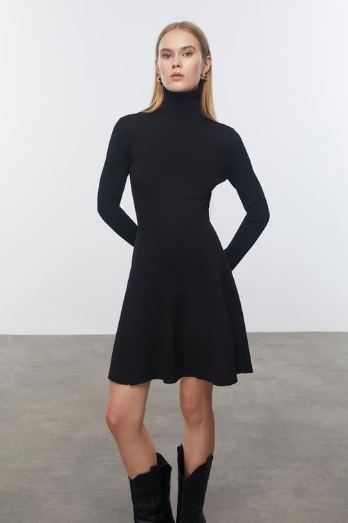  DİK YAKA MİNİ KLOŞ ELBİSE