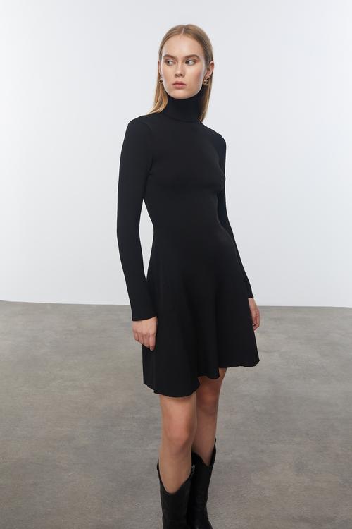  DİK YAKA MİNİ KLOŞ ELBİSE