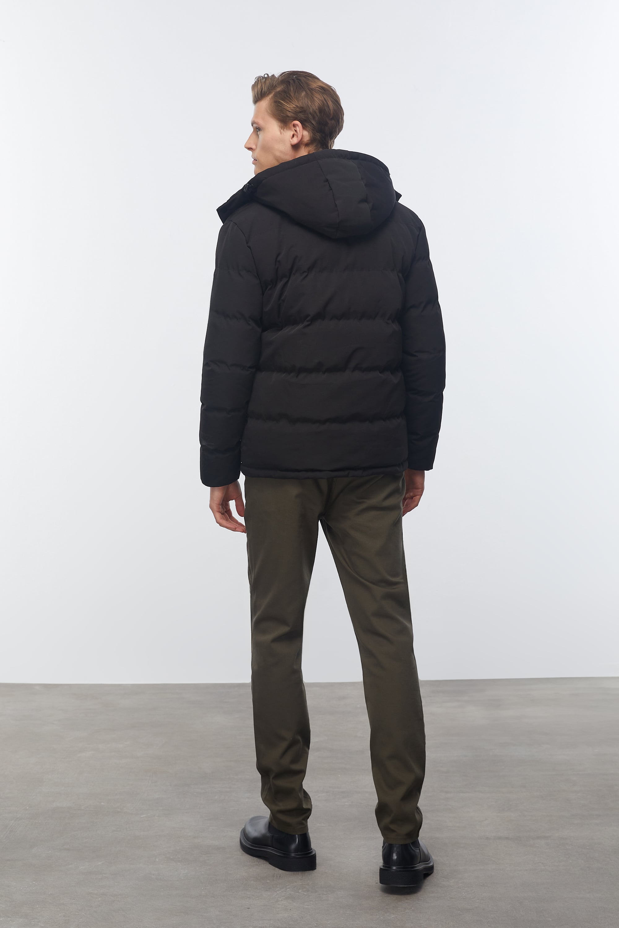 ÇIKARILABİLİR KAPÜŞONLU MONT