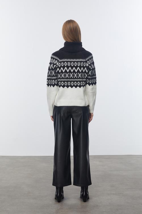  JAKARLI BALIKÇI YAKA TRİKO KAZAK