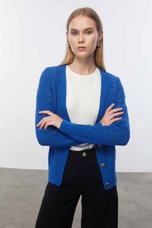  DÜĞMELİ V YAKA TRİKO HIRKA