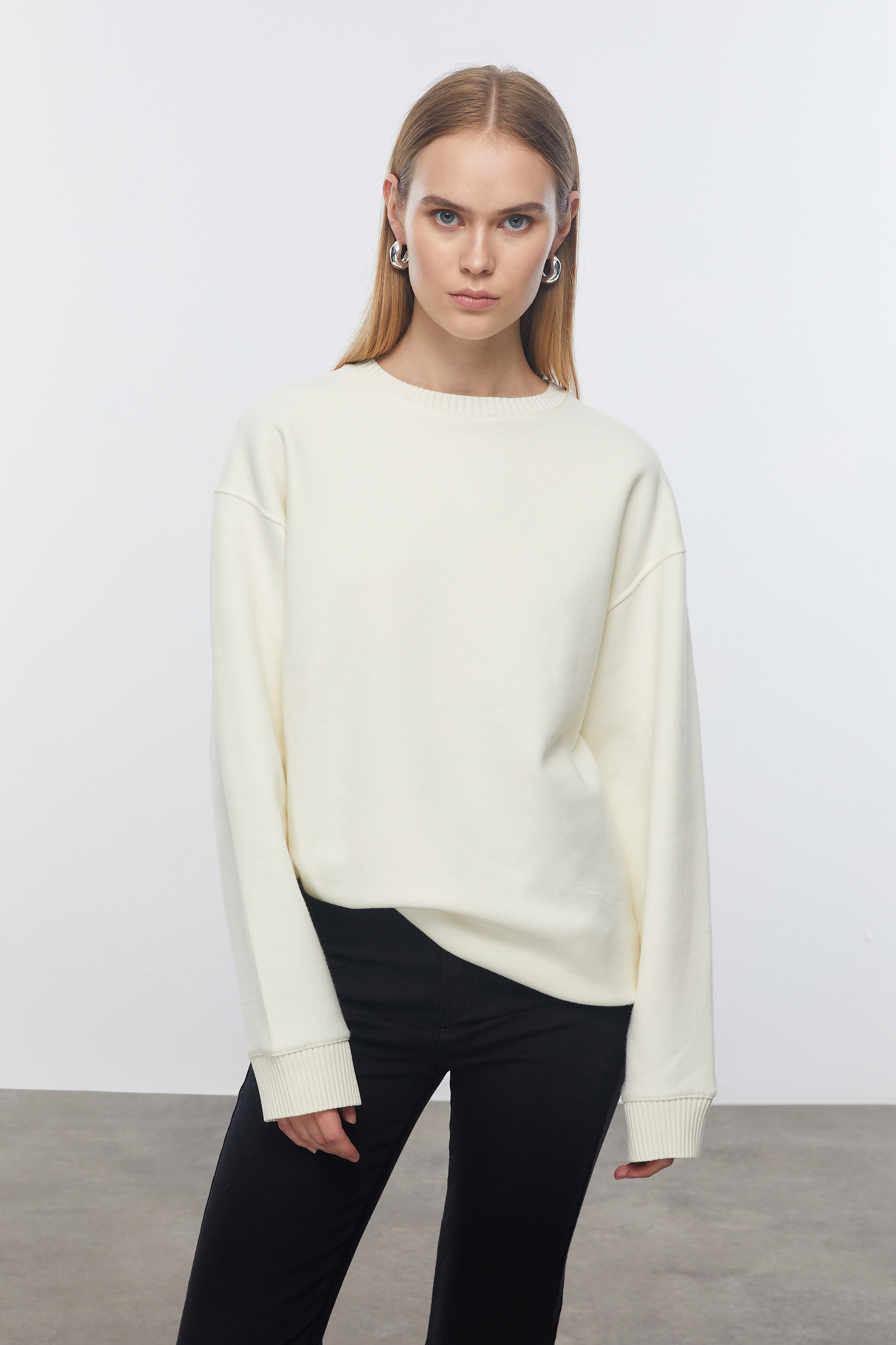 BİSİKLET YAKA SWEATSHIRT