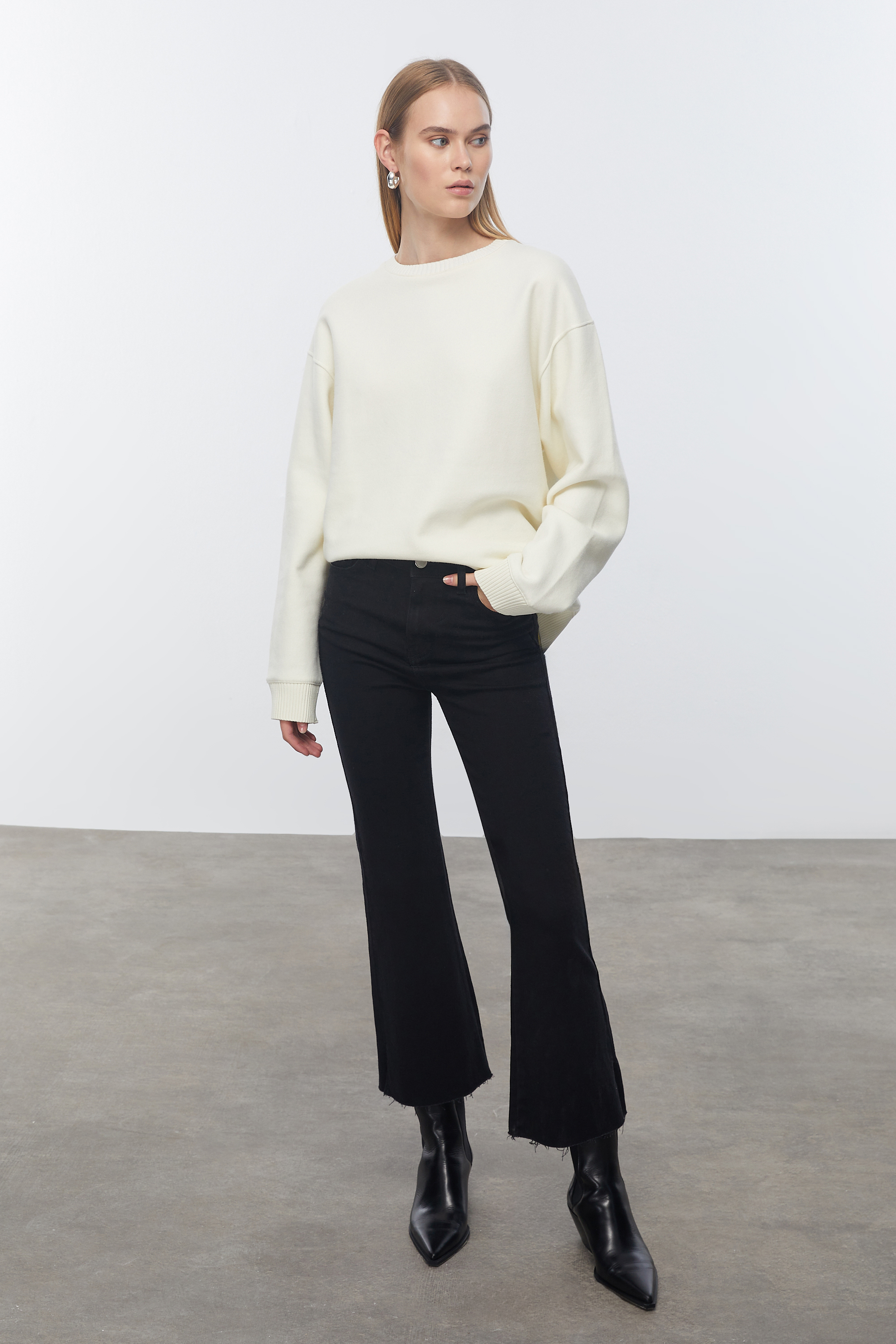 BİSİKLET YAKA SWEATSHIRT