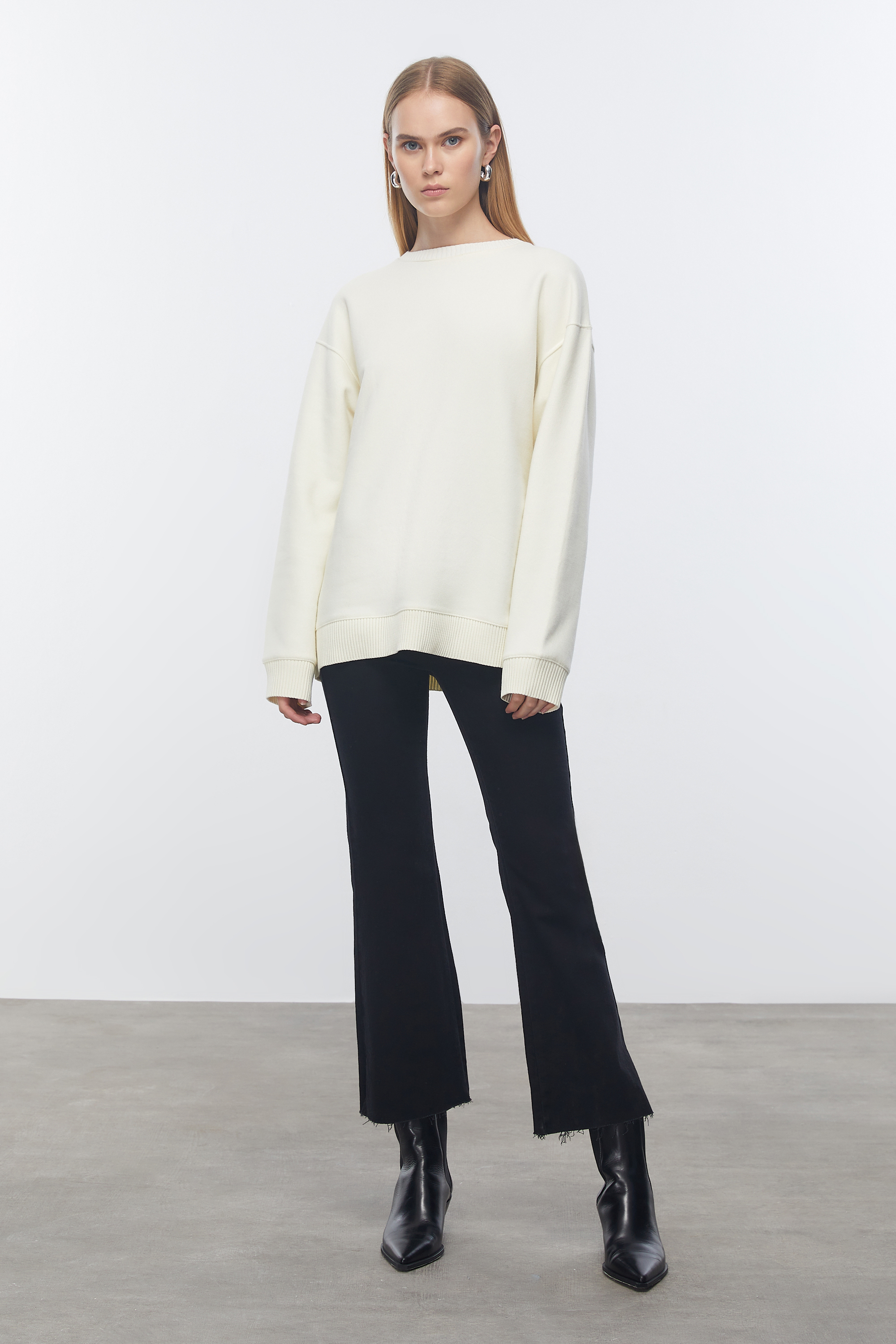 BİSİKLET YAKA SWEATSHIRT