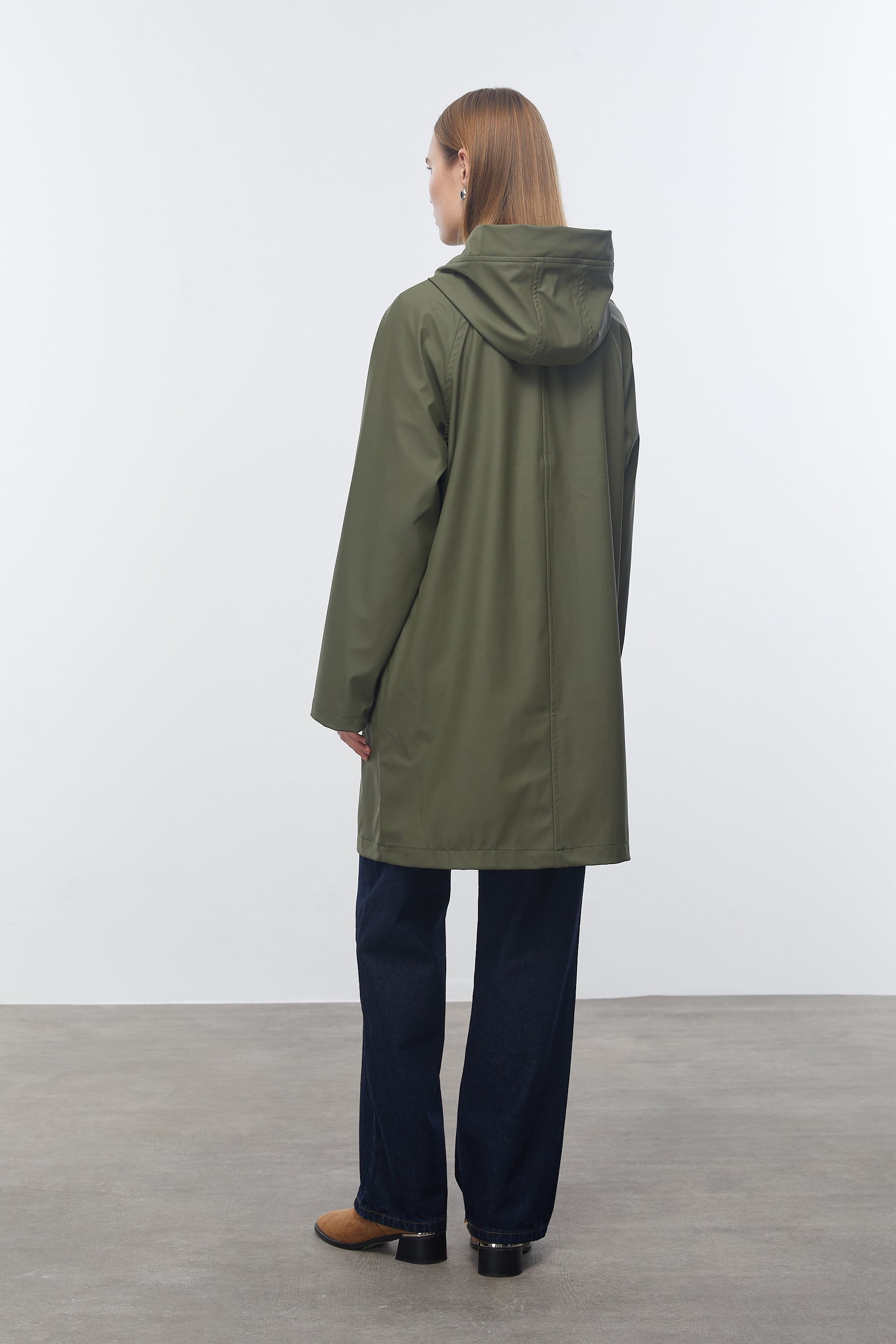KAPÜŞONLU YAĞMURLUK