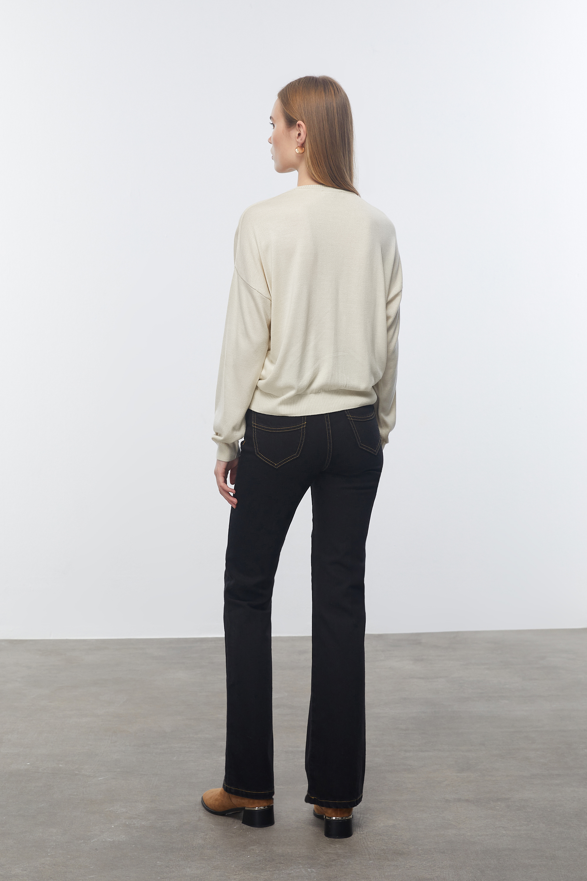 BİSİKLET YAKA TRİKO KAZAK