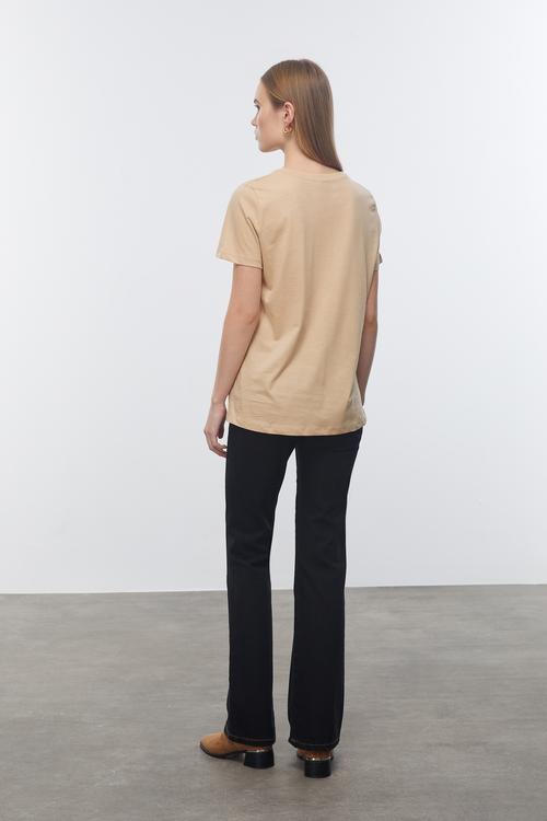  ÇİÇEK BASKILI KISA KOLLU T-SHIRT