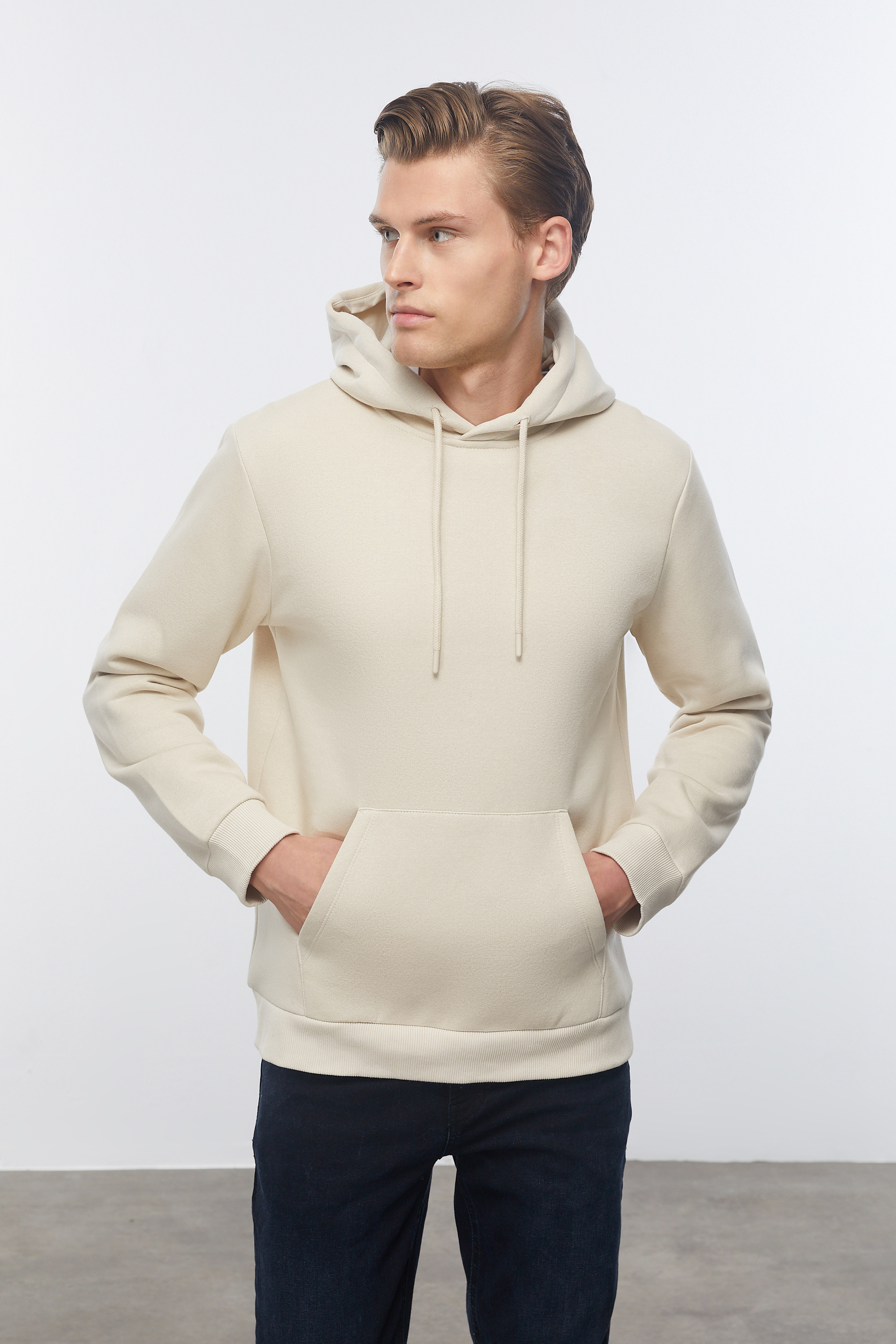 KAPÜŞONLU SWEATSHIRT