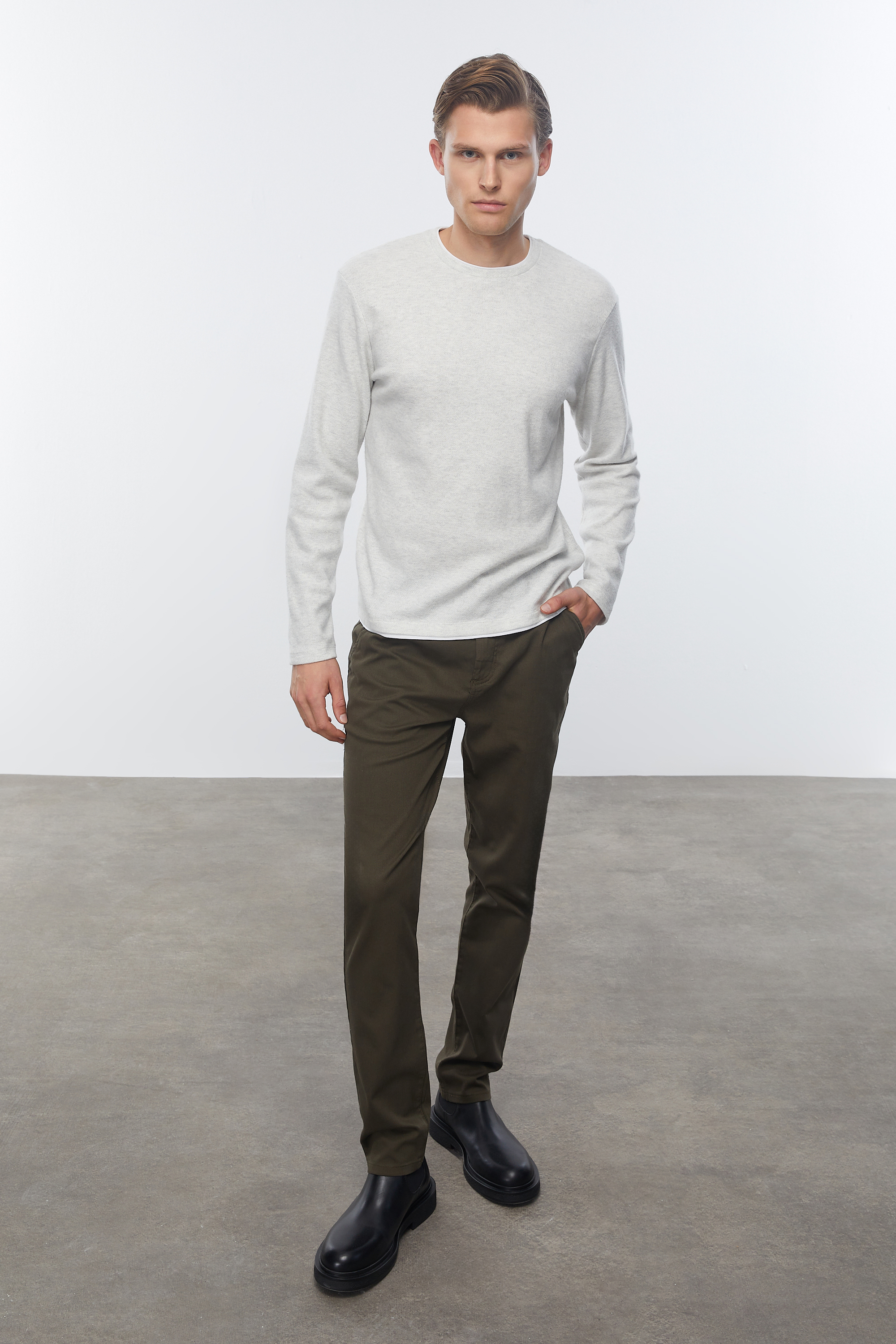 BİSİKLET YAKA SWEATSHIRT