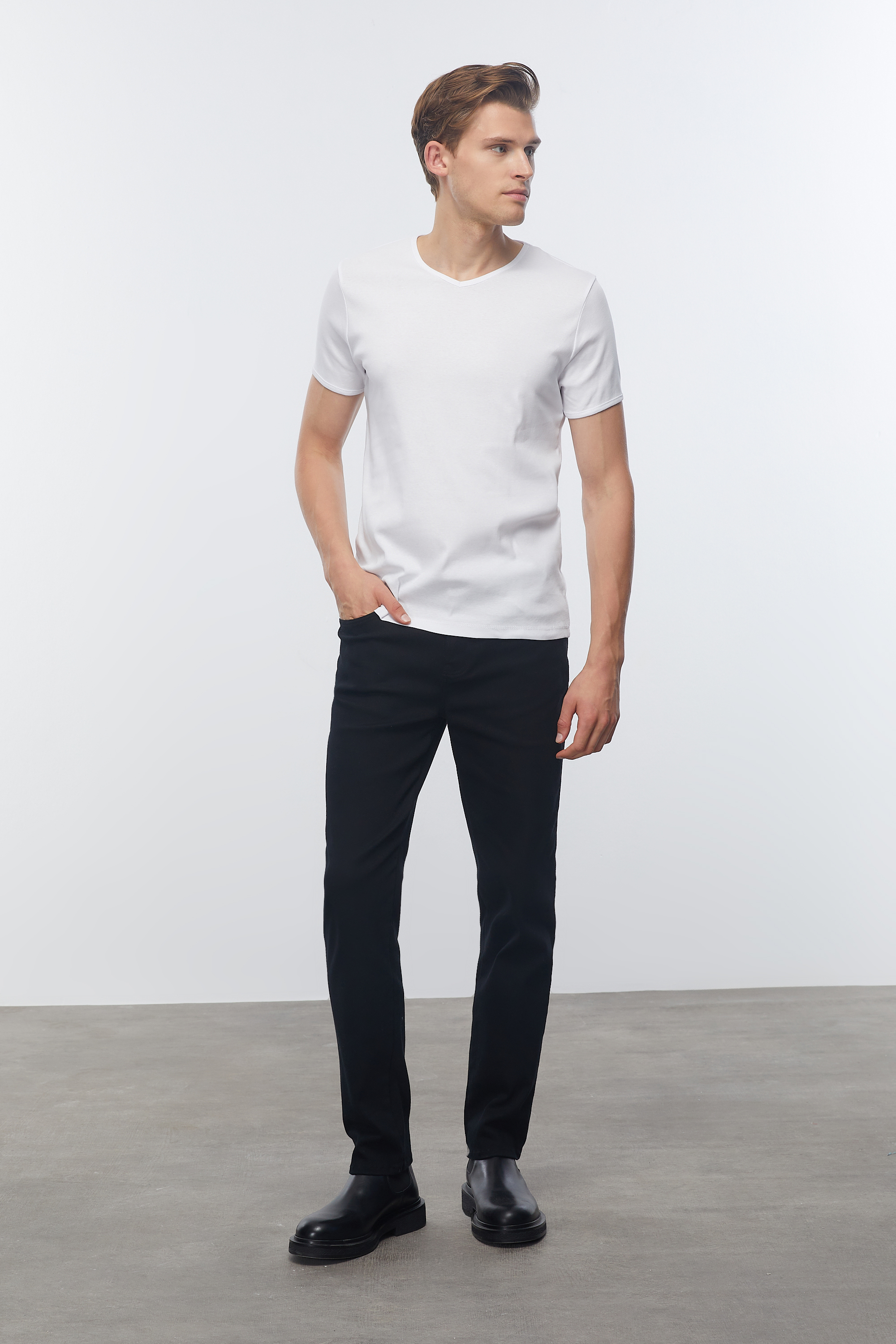 V YAKA KISA KOLLU T-SHIRT