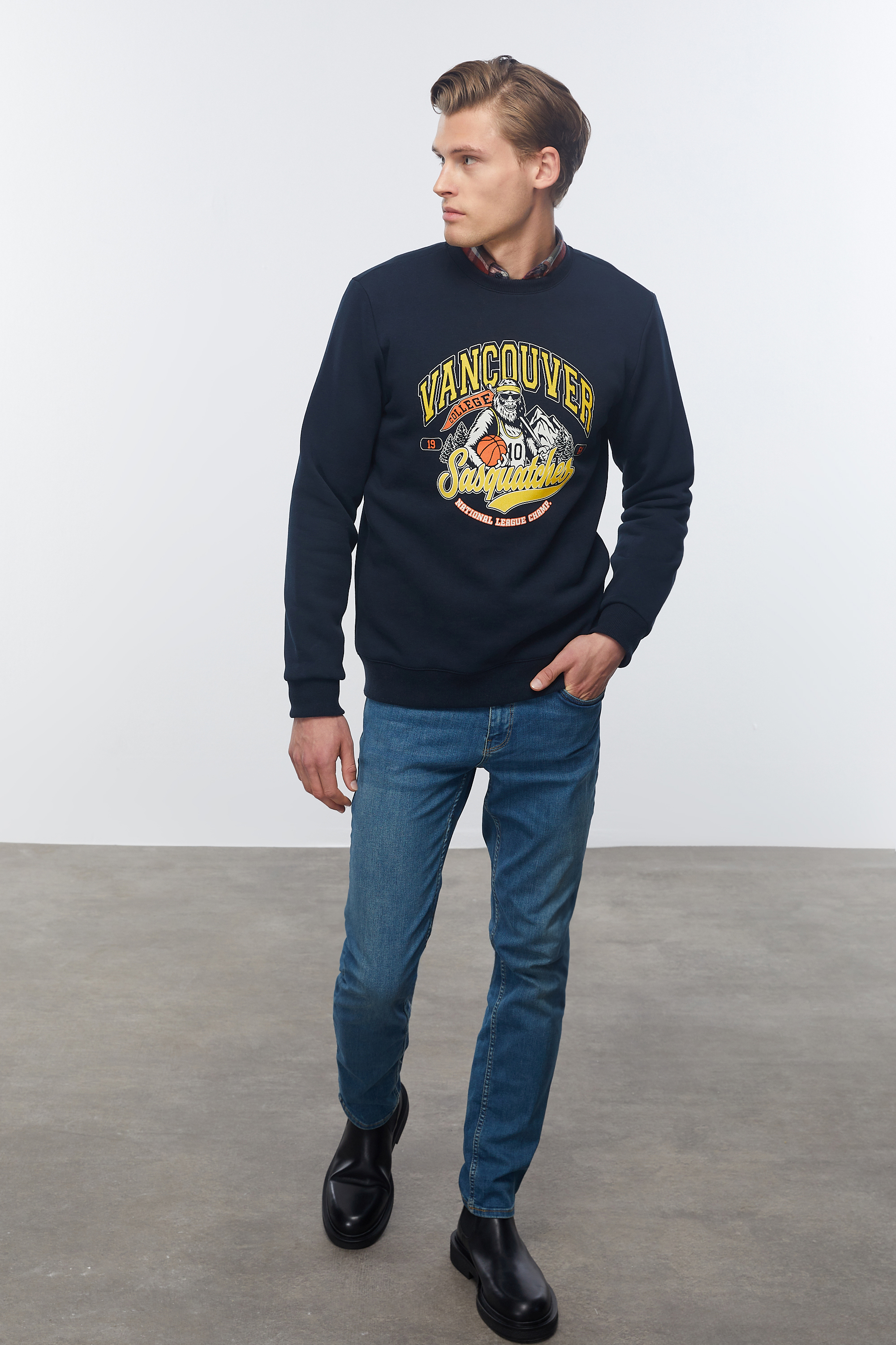 BASKILI BİSİKLET YAKA SWEATSHIRT