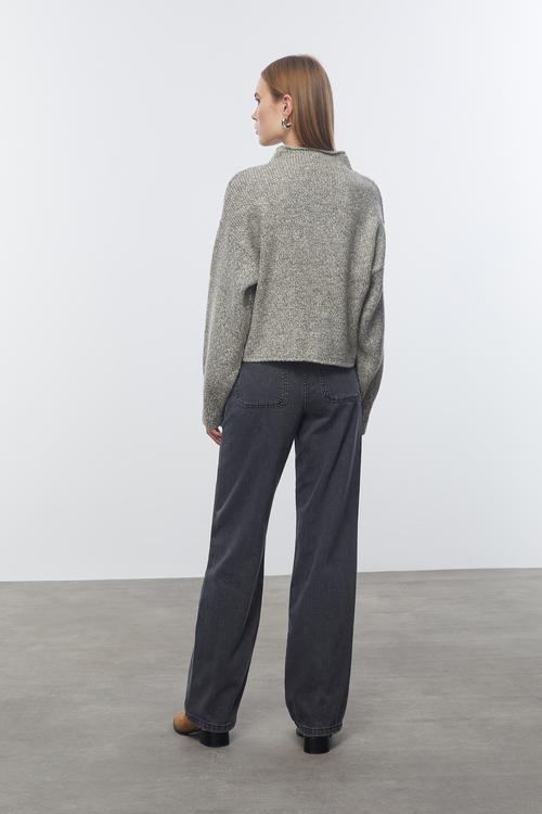  DİK YAKA TRİKO KAZAK