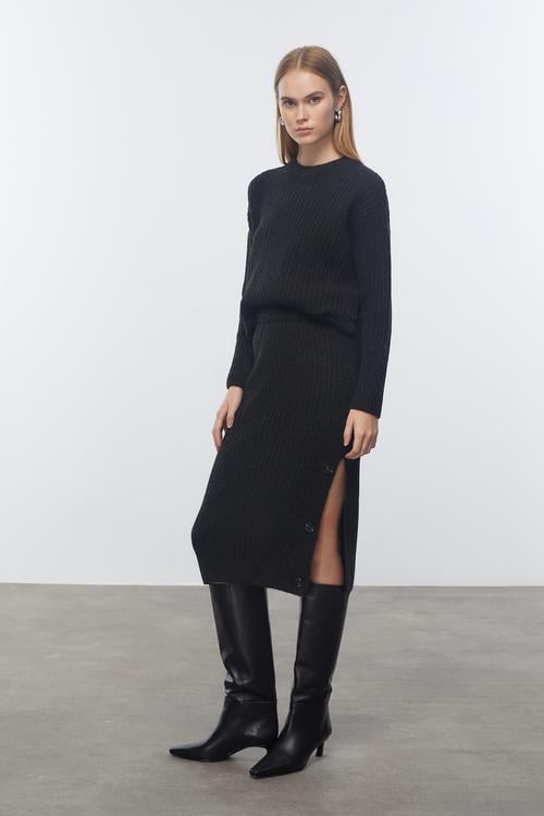  YIRTMAÇLI MİDİ TRİKO ETEK