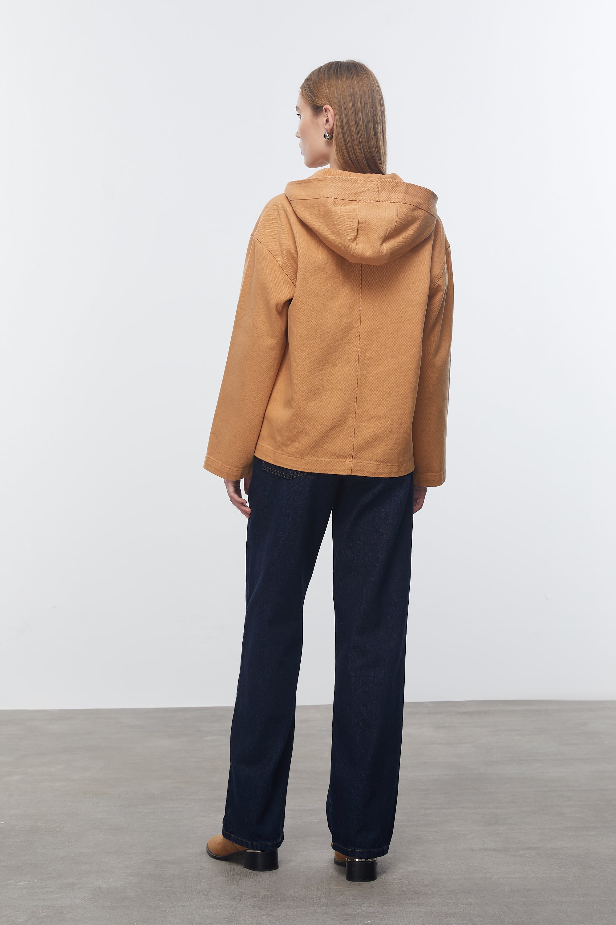 RAHAT KESİM KAPÜŞONLU CEKET