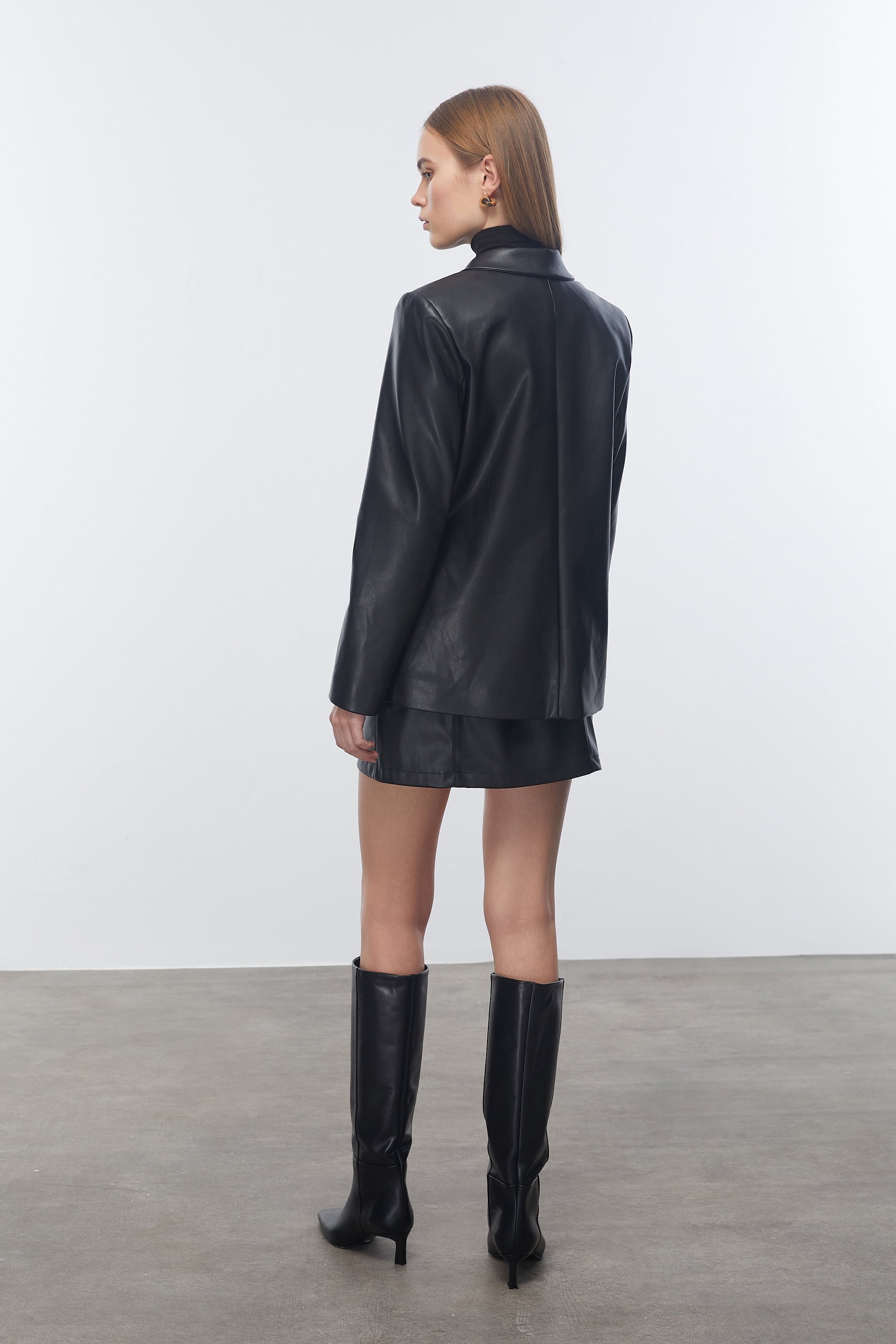 DERİ GÖRÜNÜMLÜ BLAZER CEKET