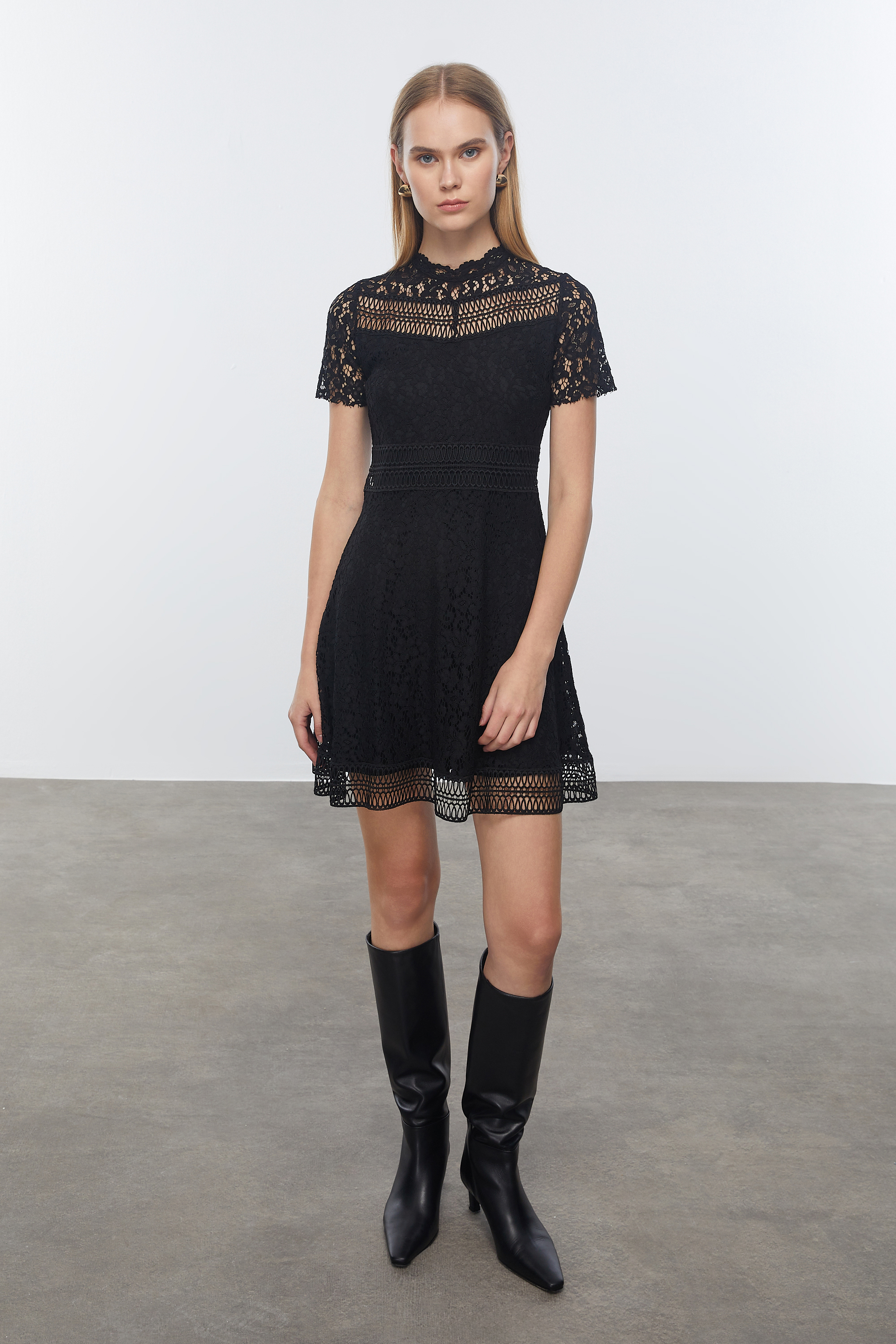 DANTELLİ A FORM MİNİ ELBİSE