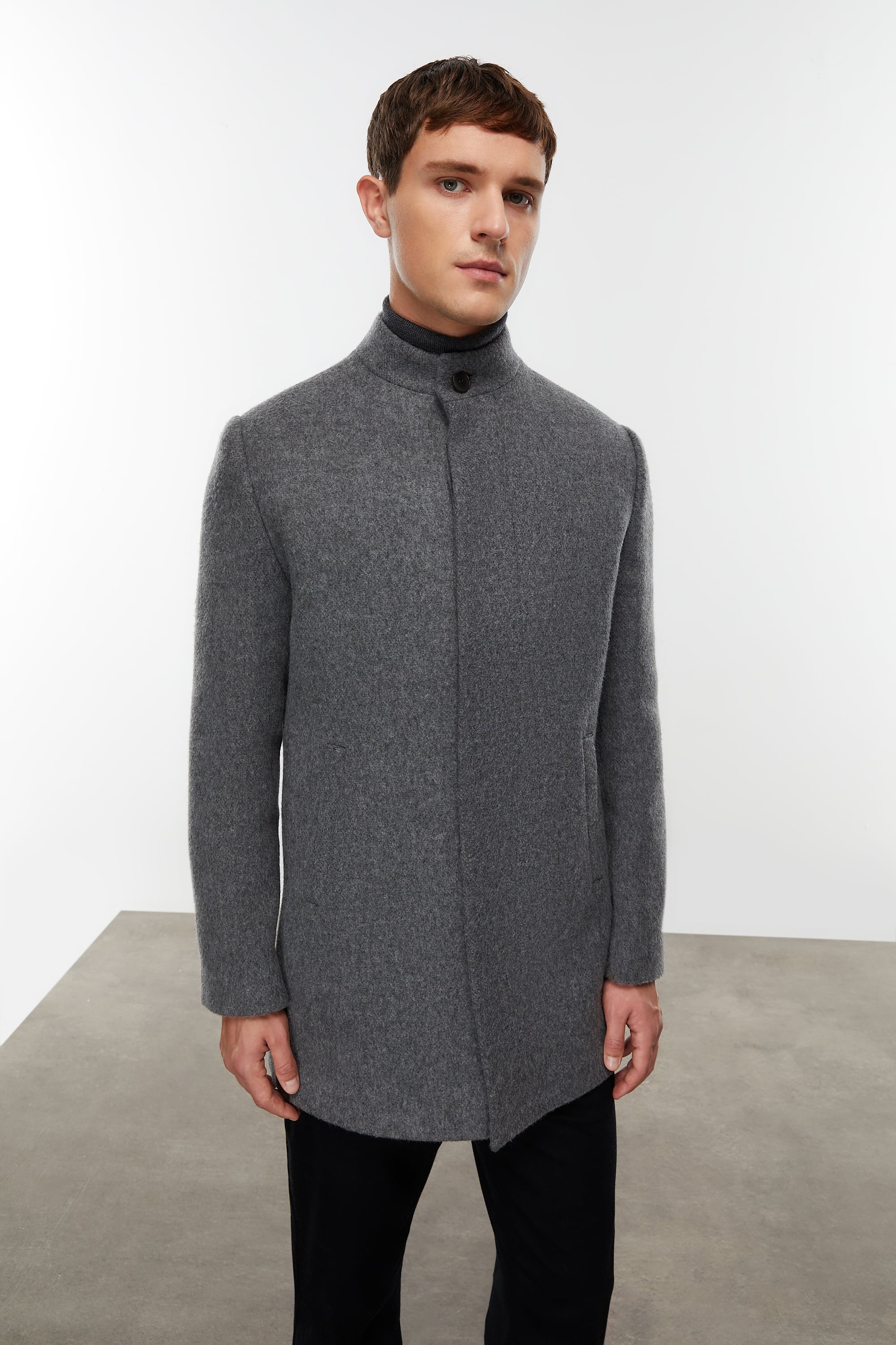 YÜN KARIŞIMLI DİK YAKA KAŞE KABAN