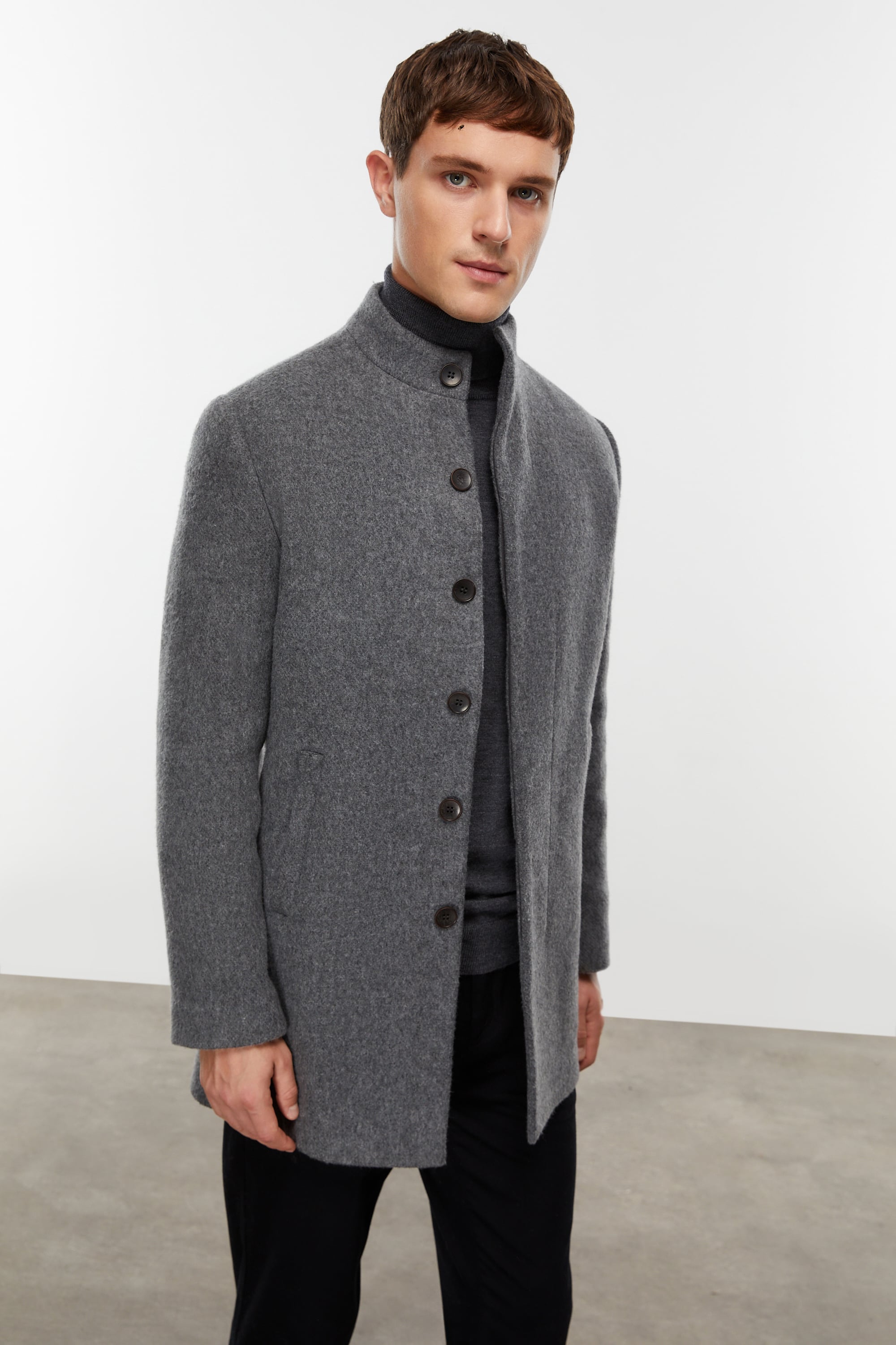 YÜN KARIŞIMLI DİK YAKA KAŞE KABAN