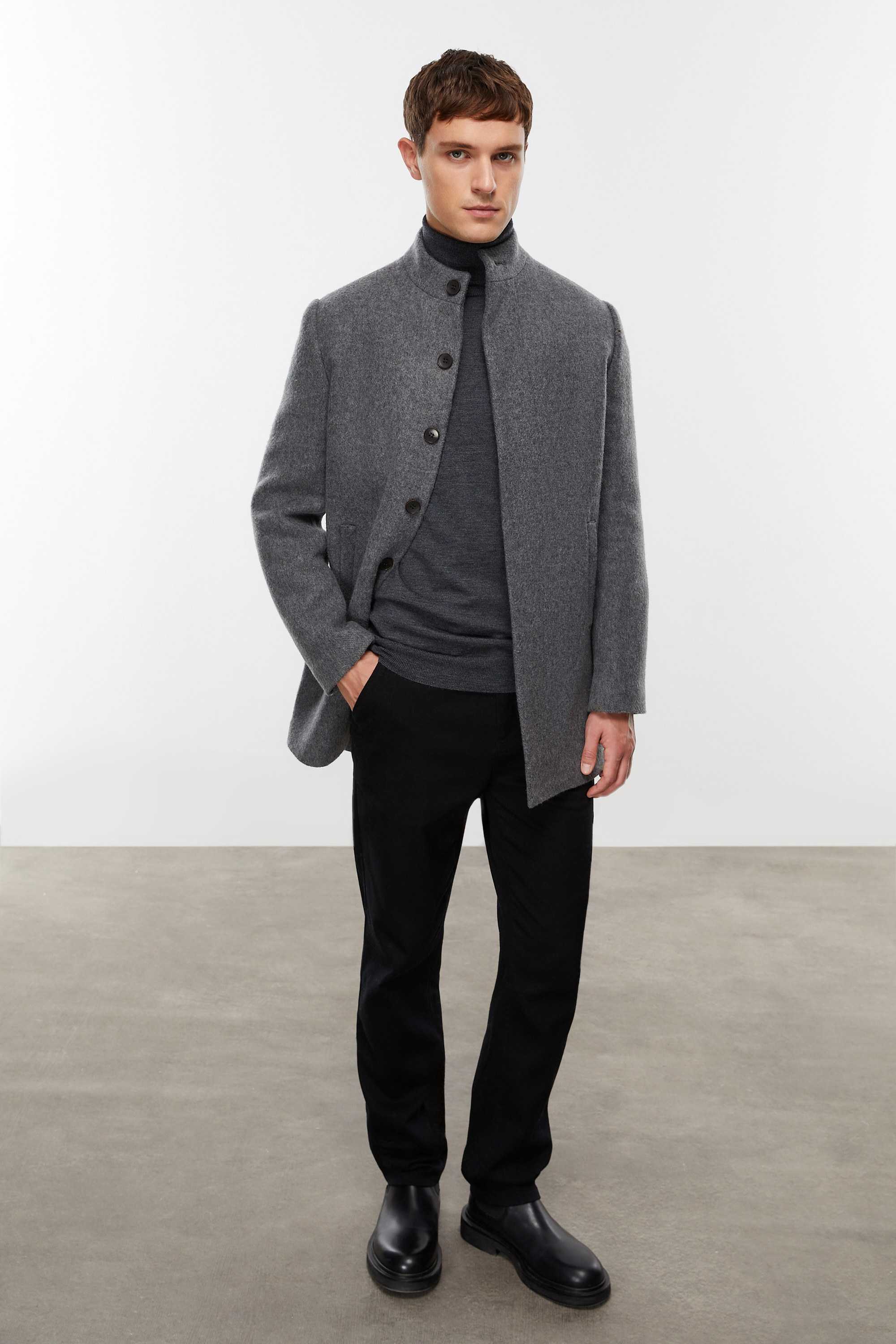 YÜN KARIŞIMLI DİK YAKA KAŞE KABAN