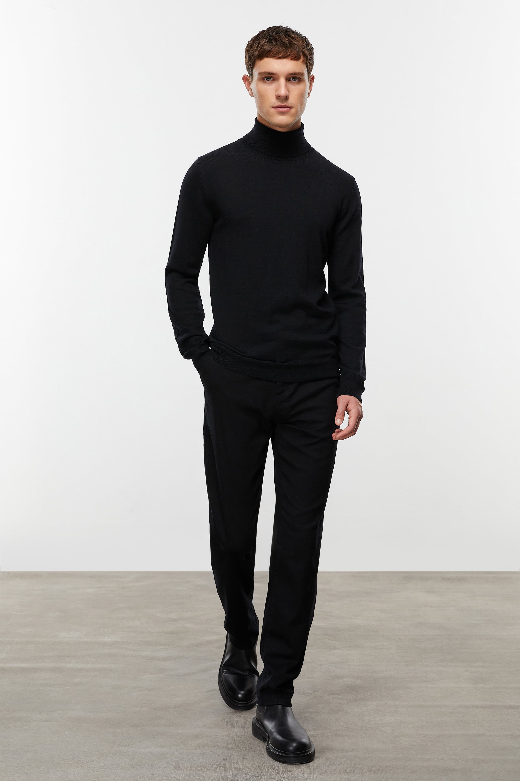 BALIKÇI YAKA MERİNO YÜN KAZAK