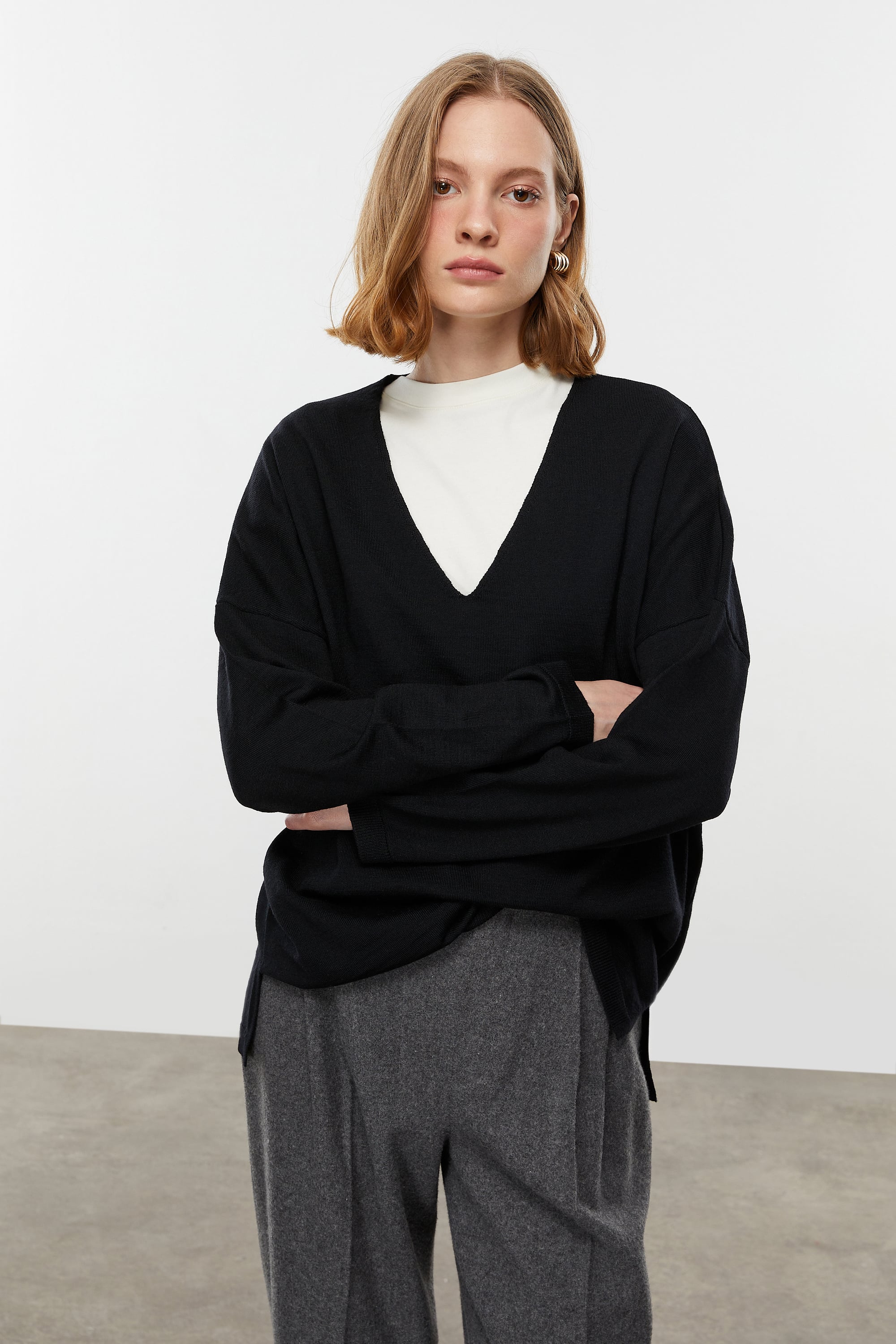 V YAKA MERİNO YÜN KAZAK