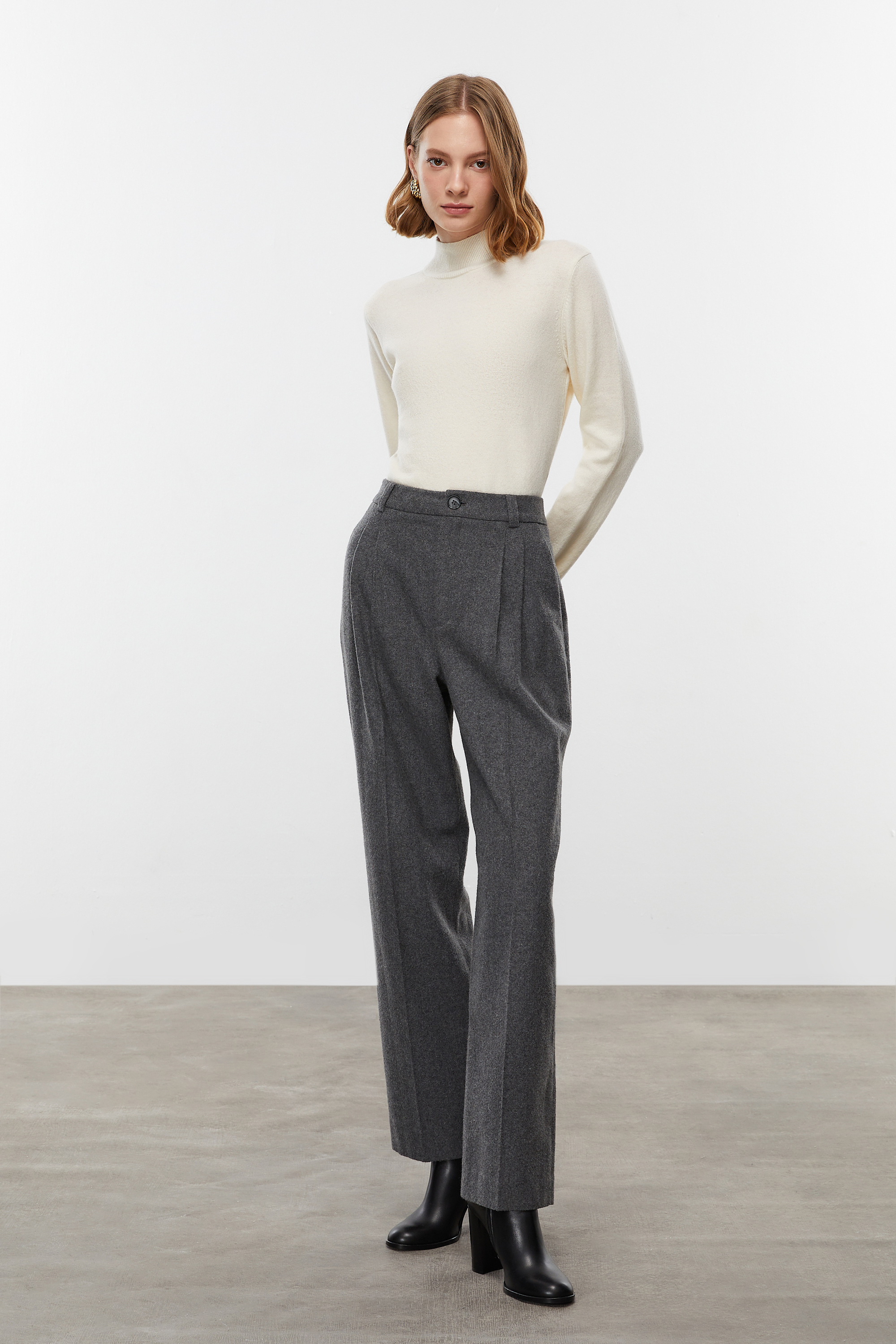 YÜN KARIŞIMLI DİK YAKA TRİKO KAZAK