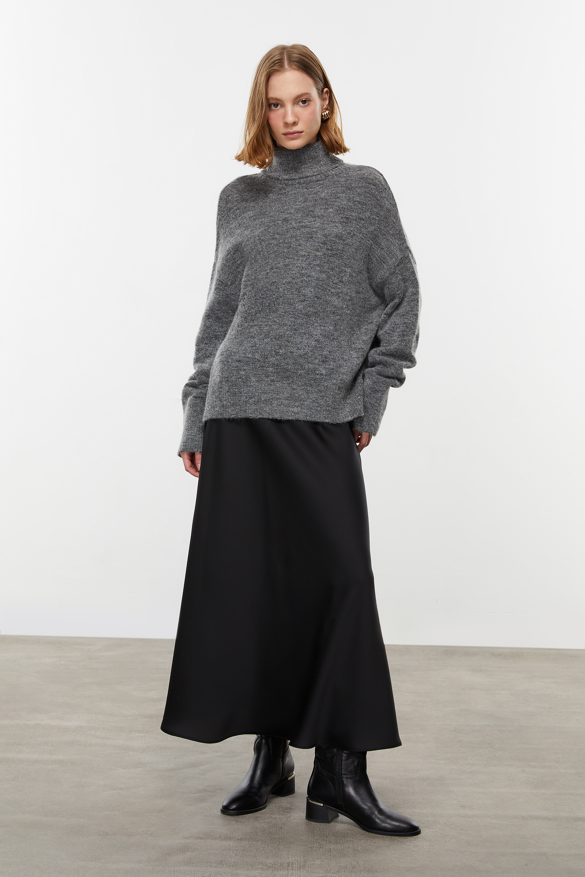 ALPAKA YÜN KARIŞIMLI SIRT DEKOLTELİ KAZAK