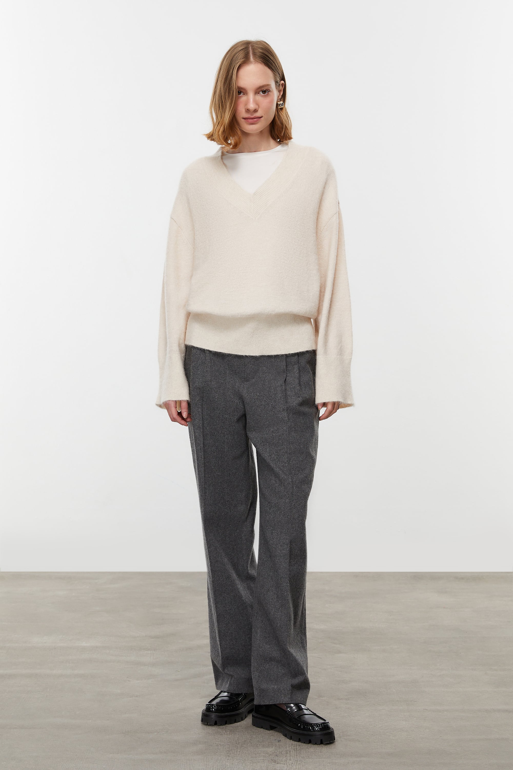 ALPAKA YÜN KARIŞIMLI V YAKA TRİKO KAZAK