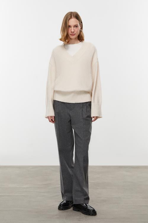  ALPAKA YÜN KARIŞIMLI V YAKA TRİKO KAZAK