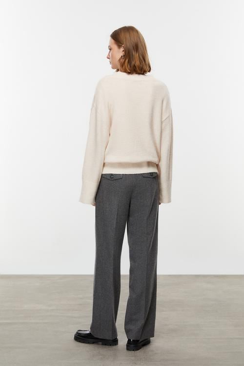  ALPAKA YÜN KARIŞIMLI V YAKA TRİKO KAZAK