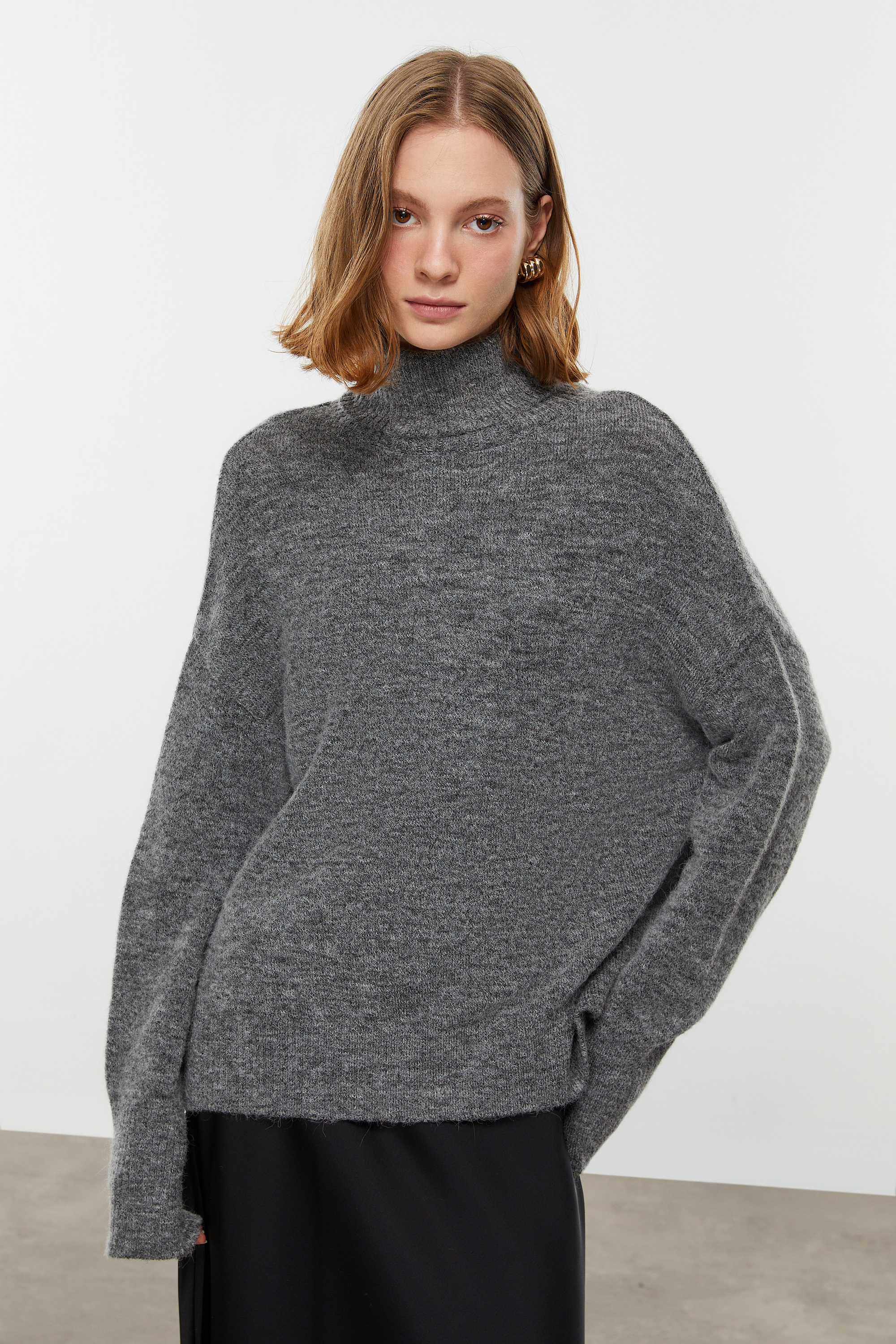 ALPAKA YÜN KARIŞIMLI SIRT DEKOLTELİ KAZAK