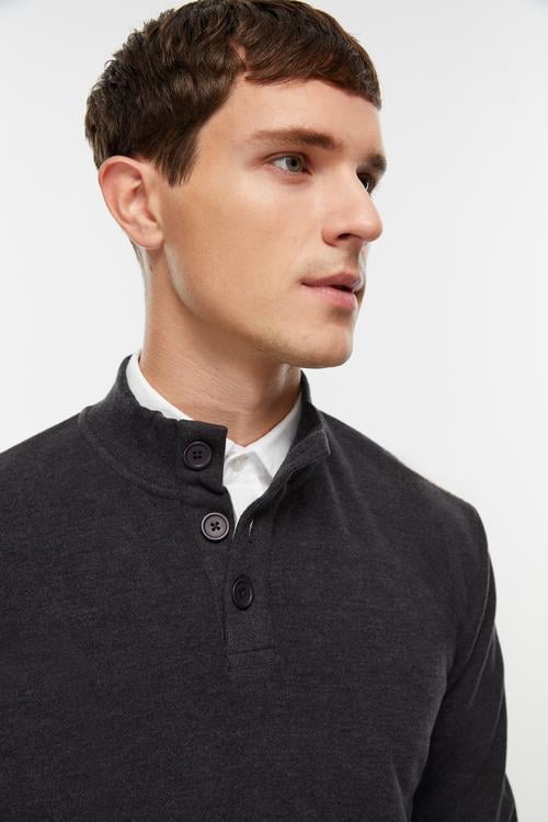  DÜĞMELİ DİK YAKA SWEATSHIRT