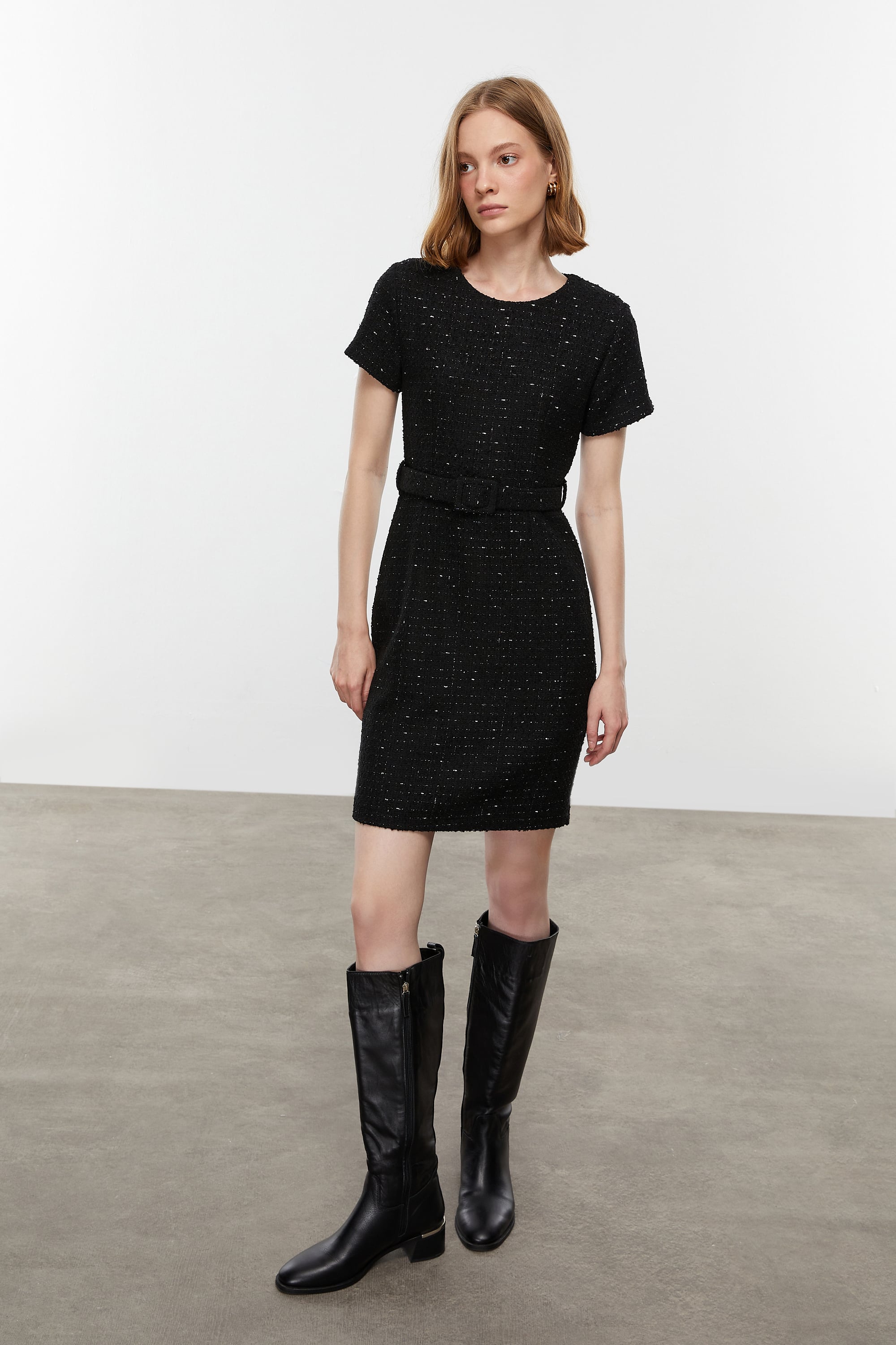 KEMERLİ MİNİ TÜVİT ELBİSE