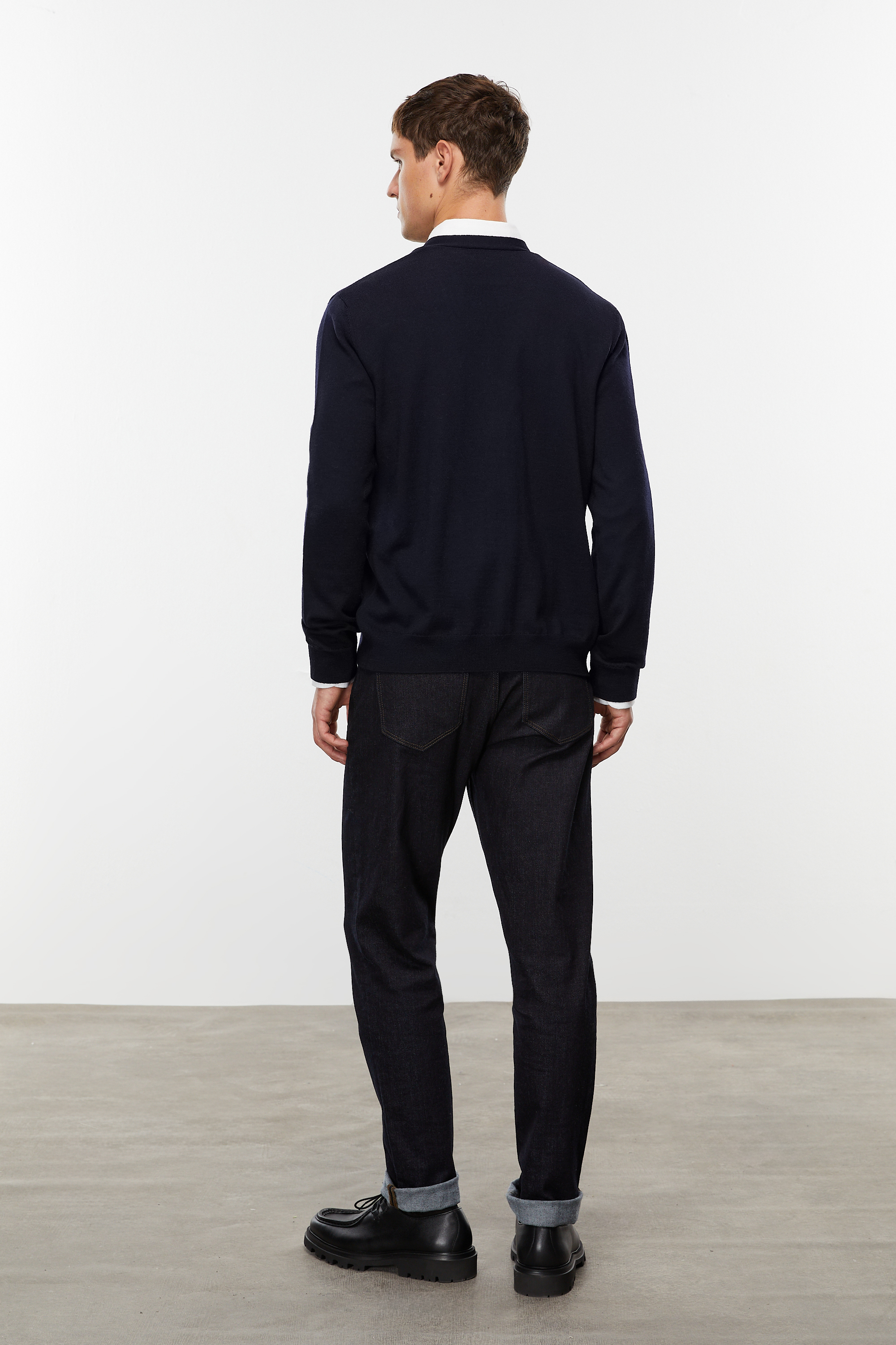 V YAKA MERİNO YÜN HIRKA