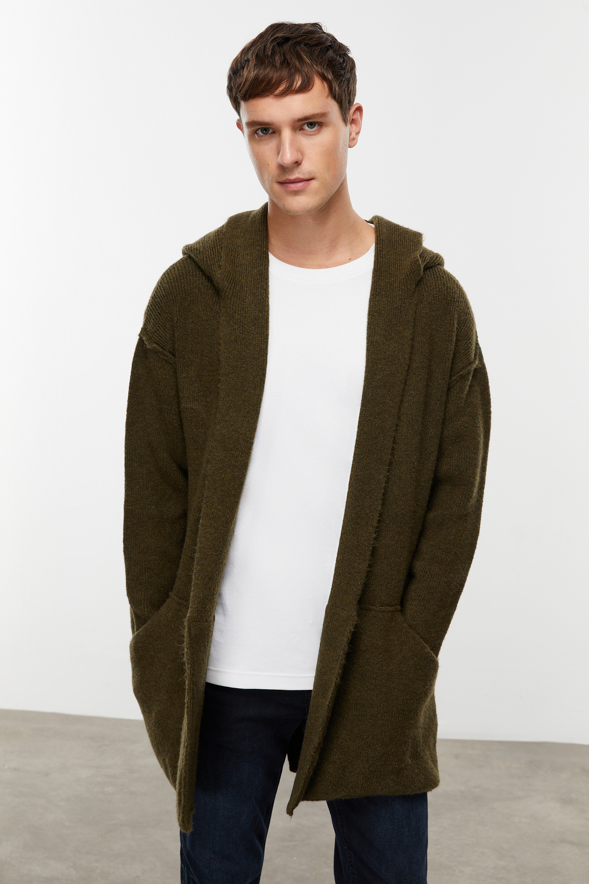 KAPÜŞONLU UZUN TRİKO HIRKA