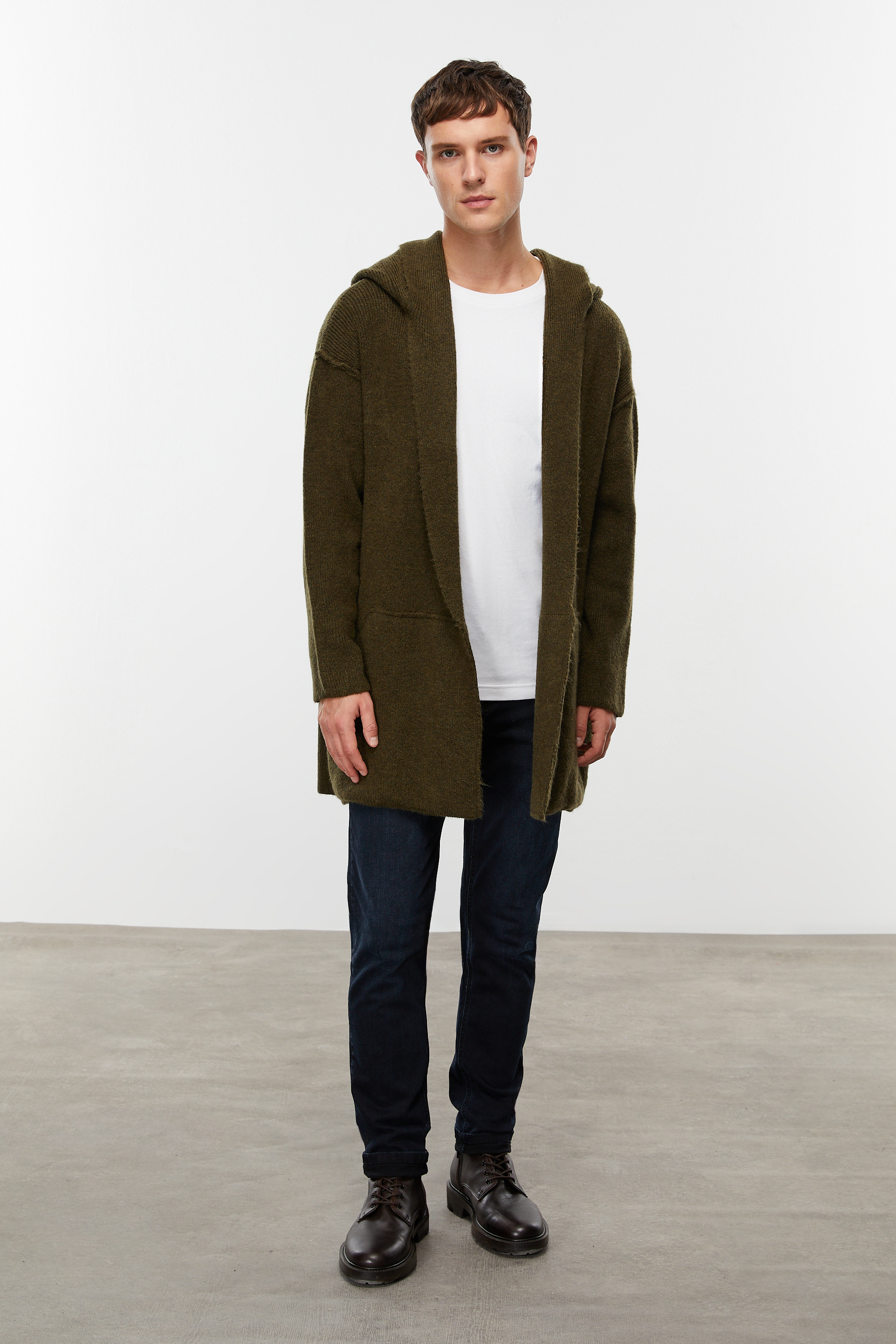 KAPÜŞONLU UZUN TRİKO HIRKA