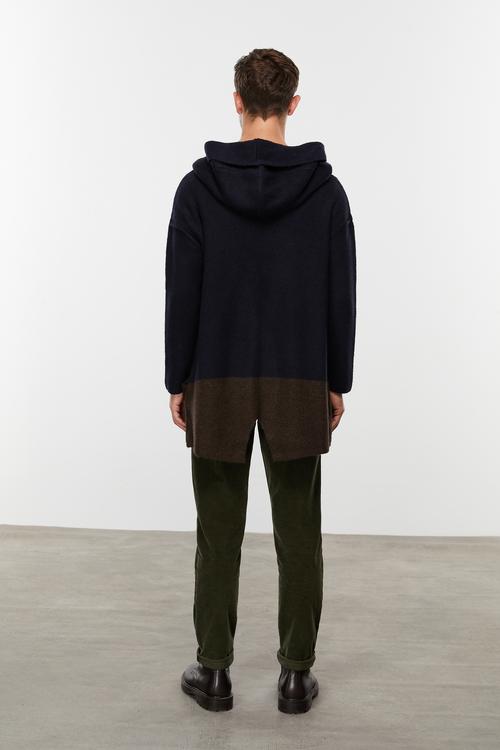  RENK BLOKLU KAPÜŞONLU TRİKO HIRKA