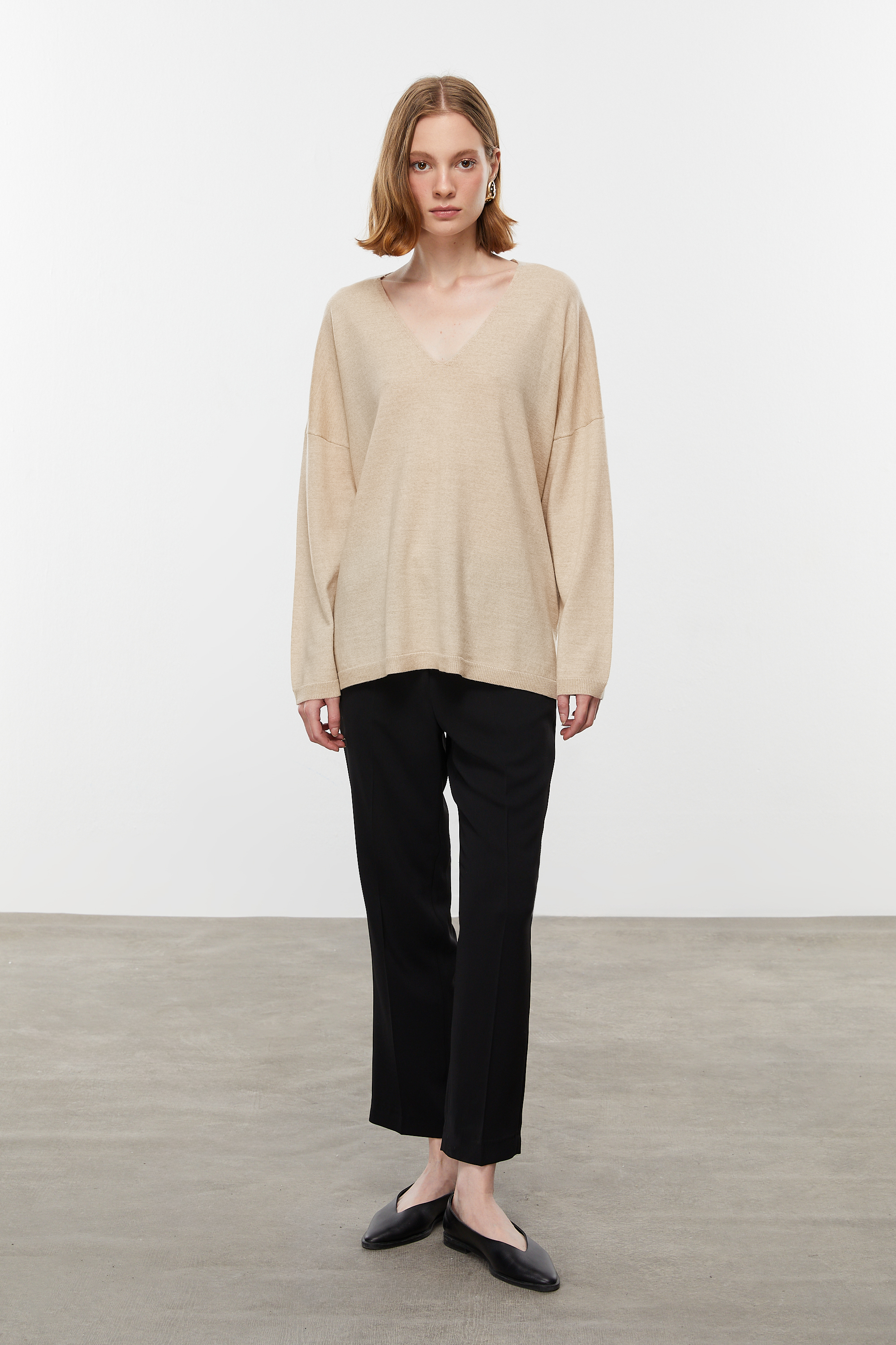 V YAKA MERİNO YÜN KAZAK