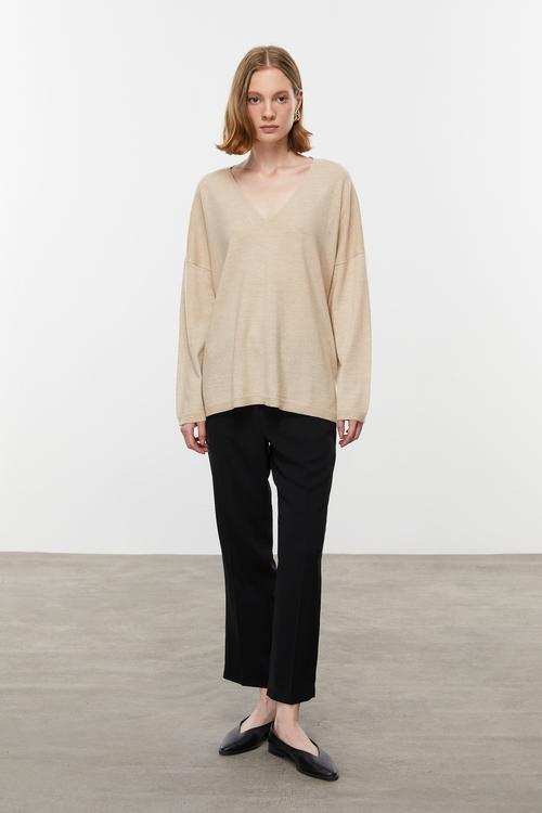  V YAKA MERİNO YÜN KAZAK