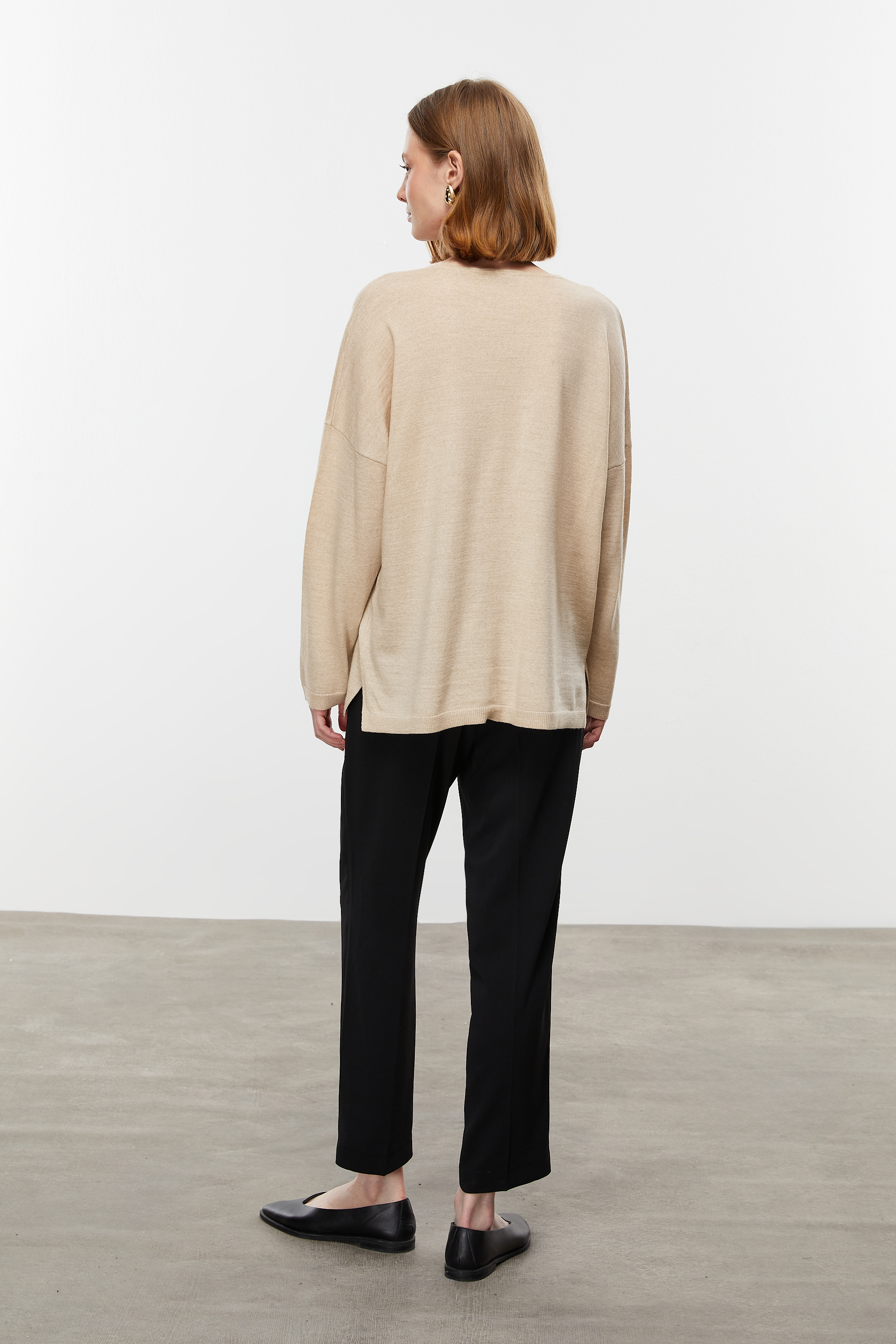 V YAKA MERİNO YÜN KAZAK