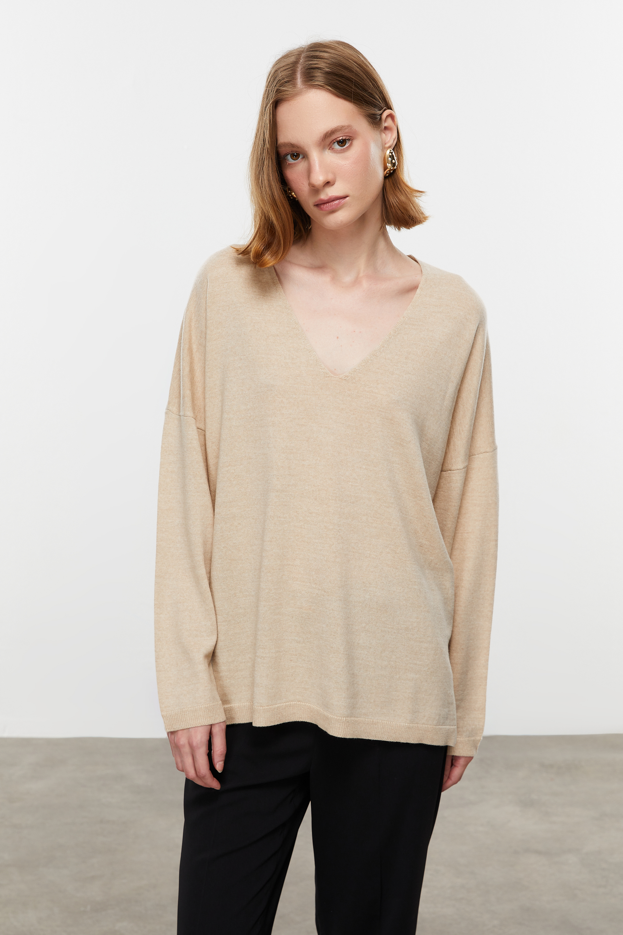 V YAKA MERİNO YÜN KAZAK