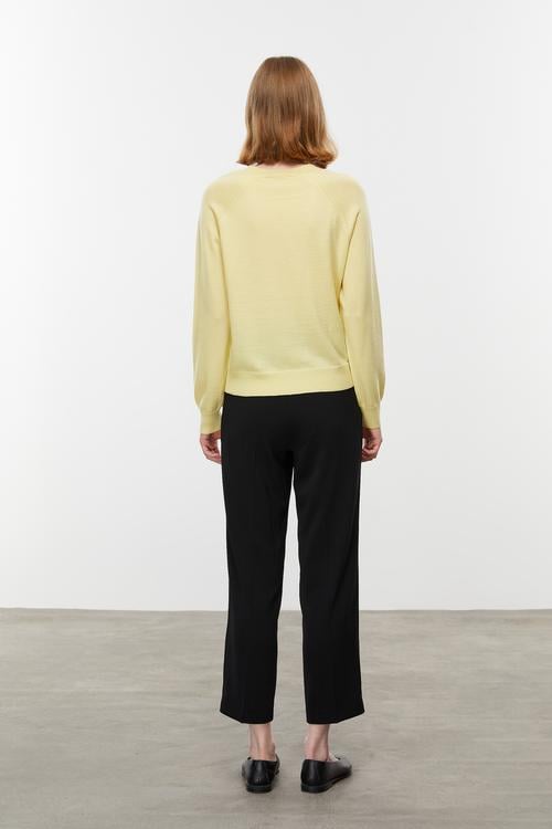  BİSİKLET YAKA MERİNO YÜN KAZAK