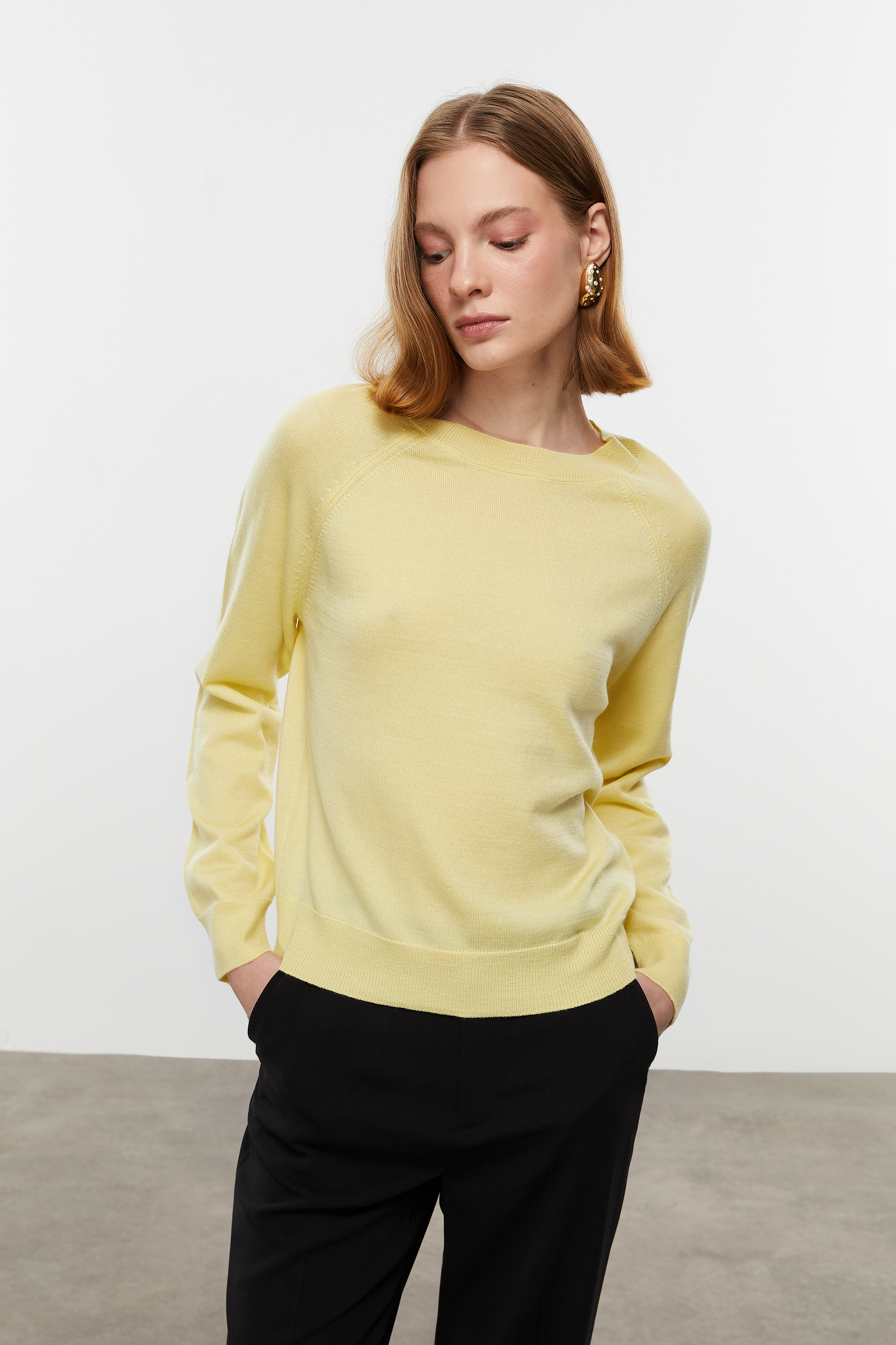 BİSİKLET YAKA MERİNO YÜN KAZAK