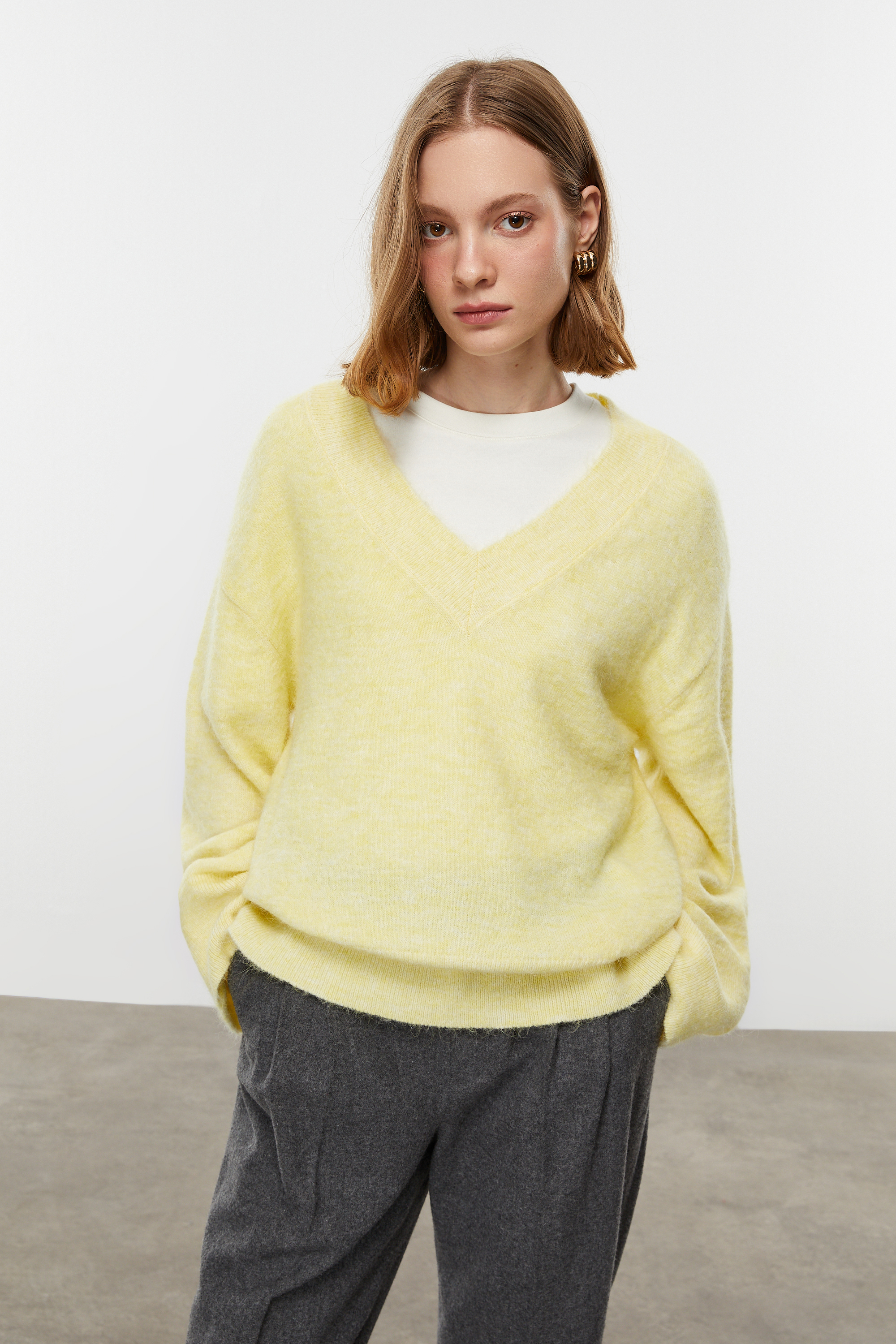 ALPAKA YÜN KARIŞIMLI V YAKA TRİKO KAZAK