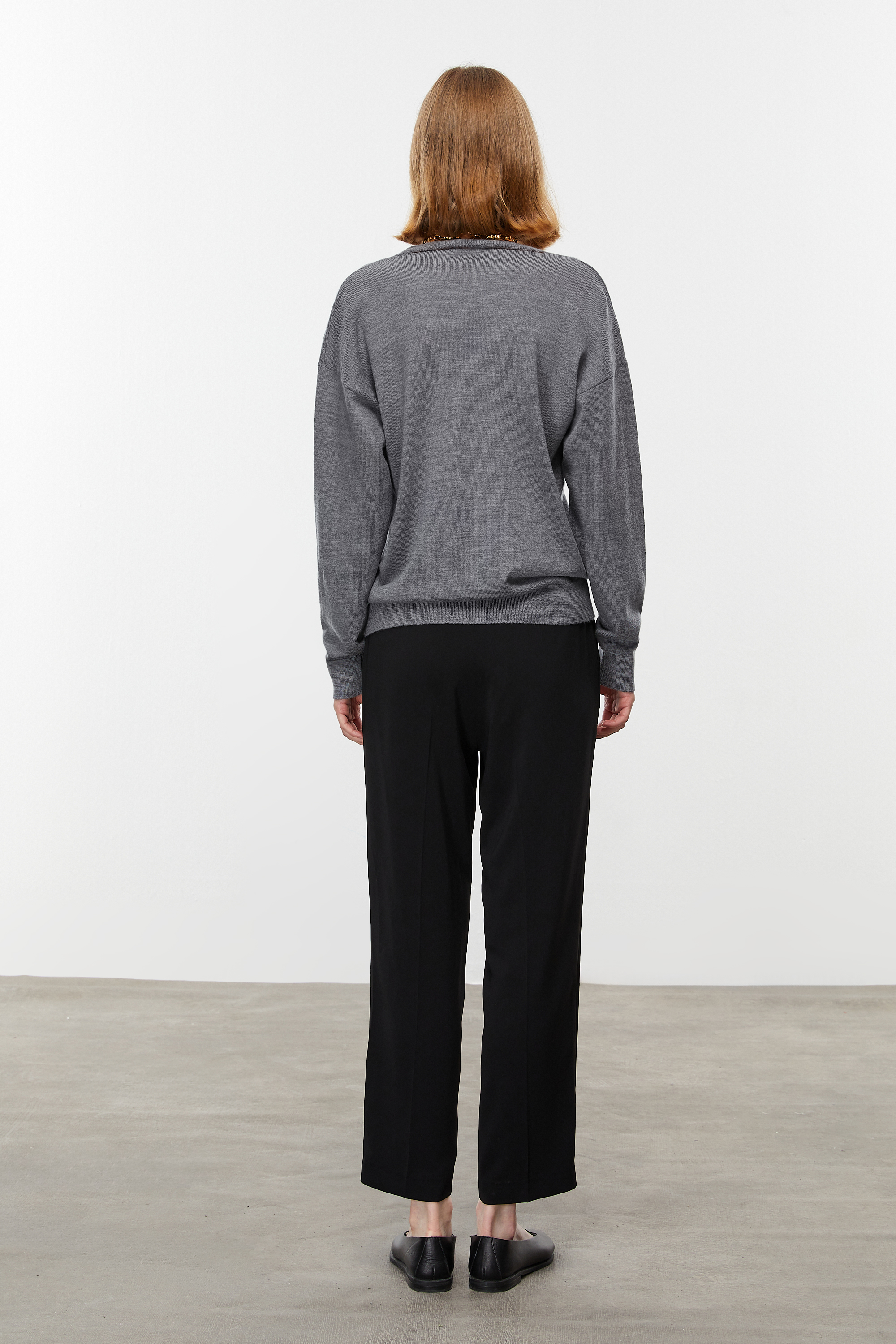 V YAKA MERİNO YÜN HIRKA